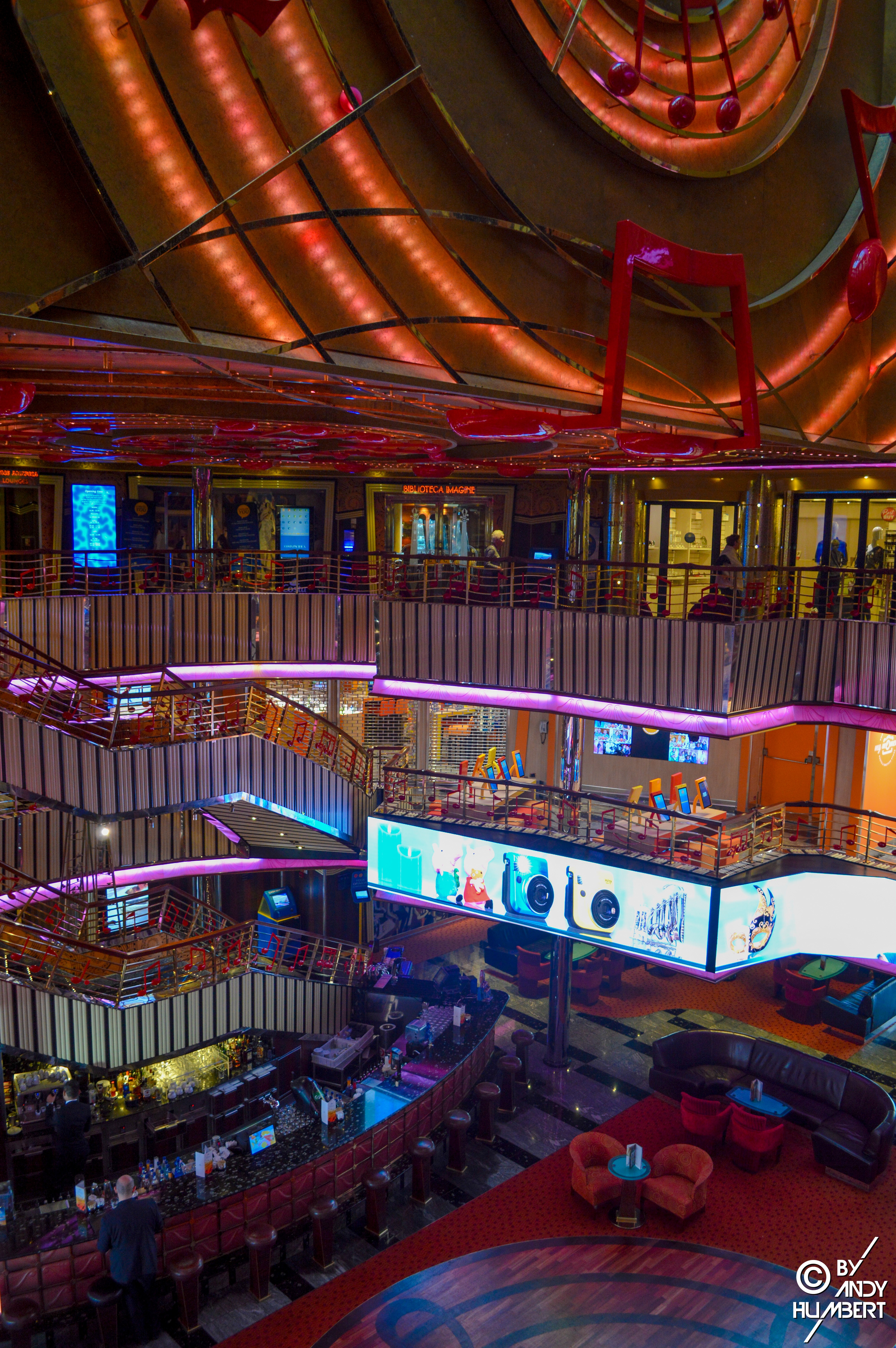 Atrium Welcome (ponts 3 à 12)