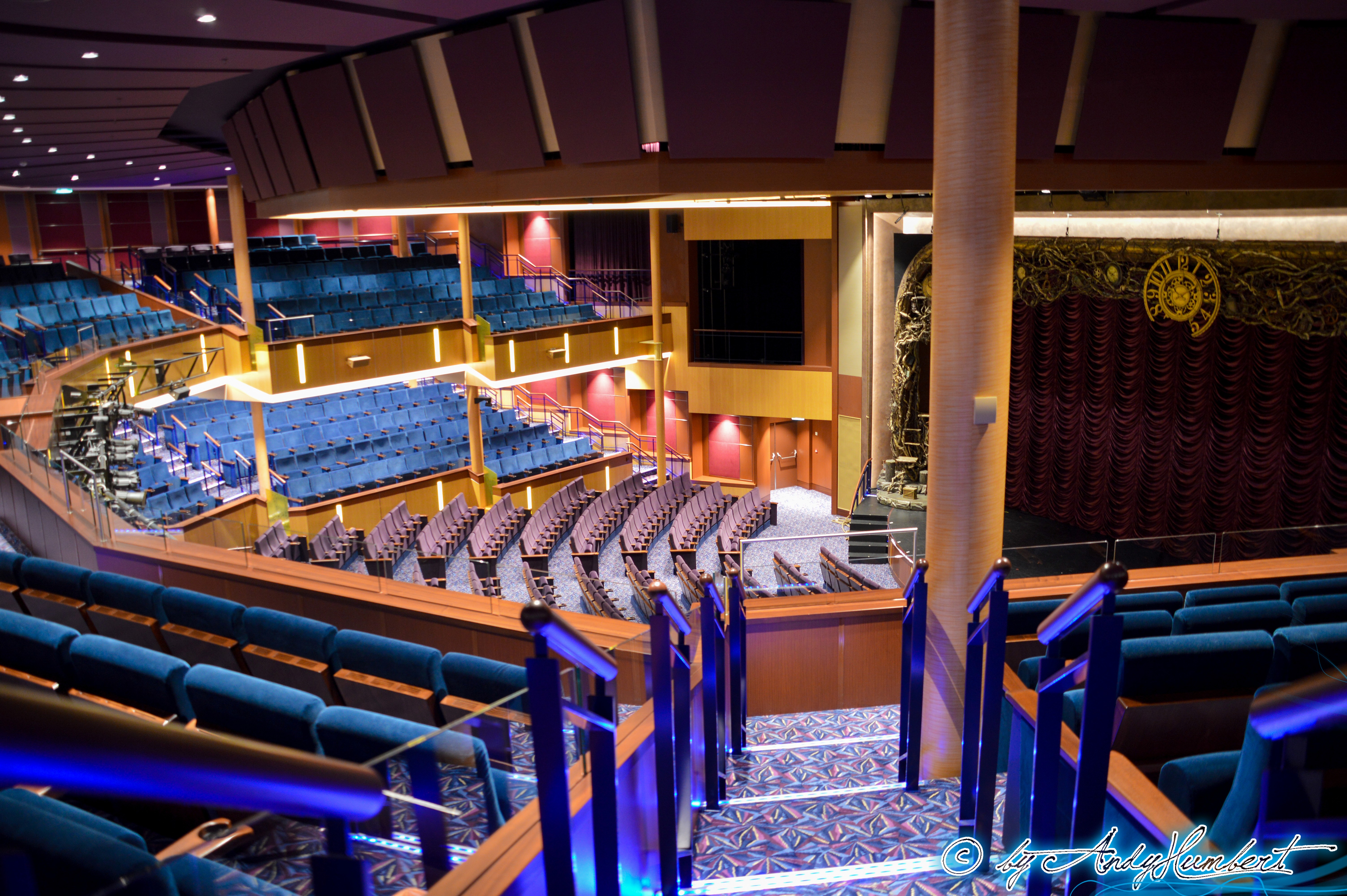 The Royale Theatre (ponts 3, 4 & 5)