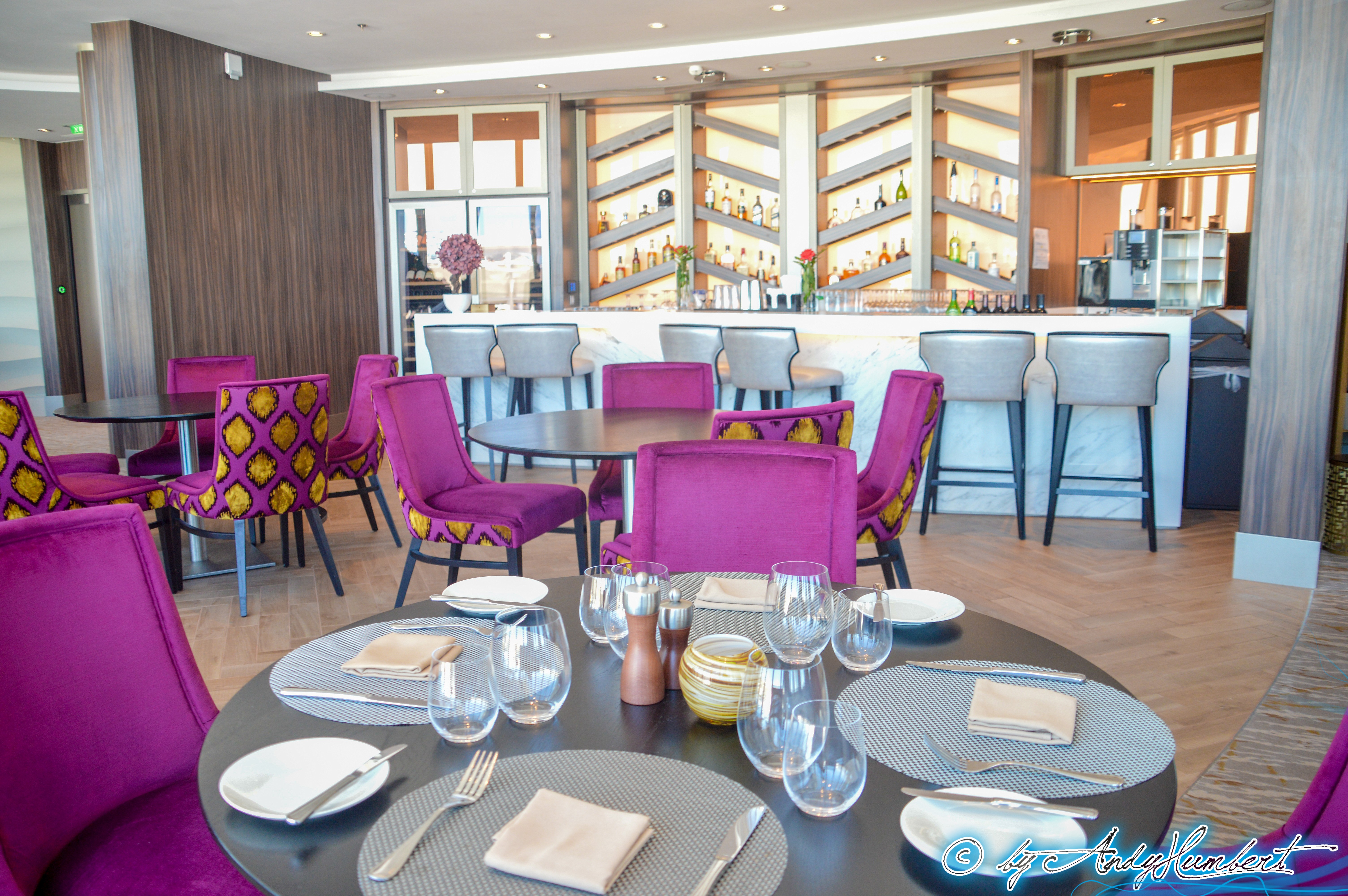 Coastal Kitchen & Suite Lounge (p17)
