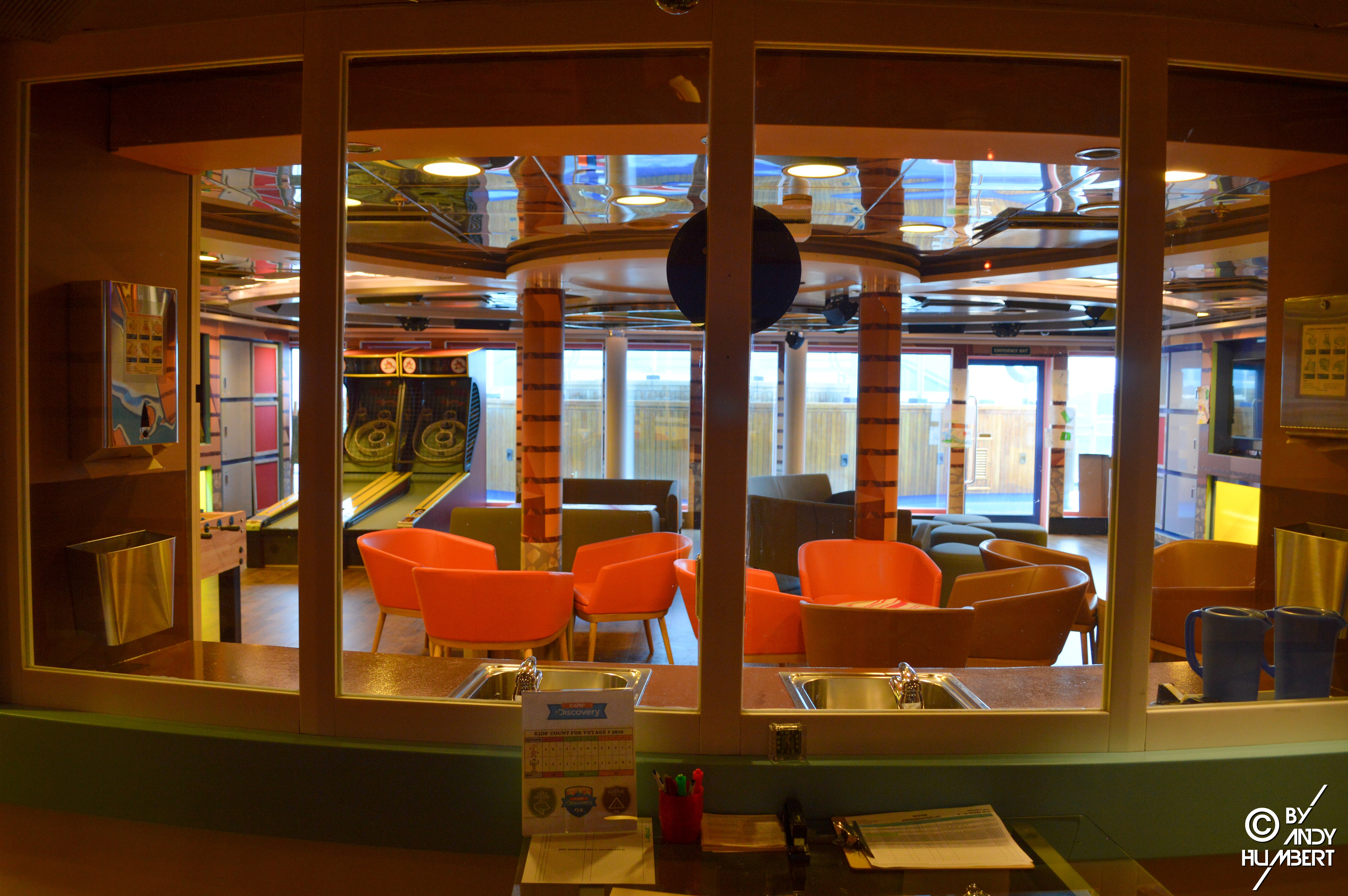 Teen Lounge (pont 17)