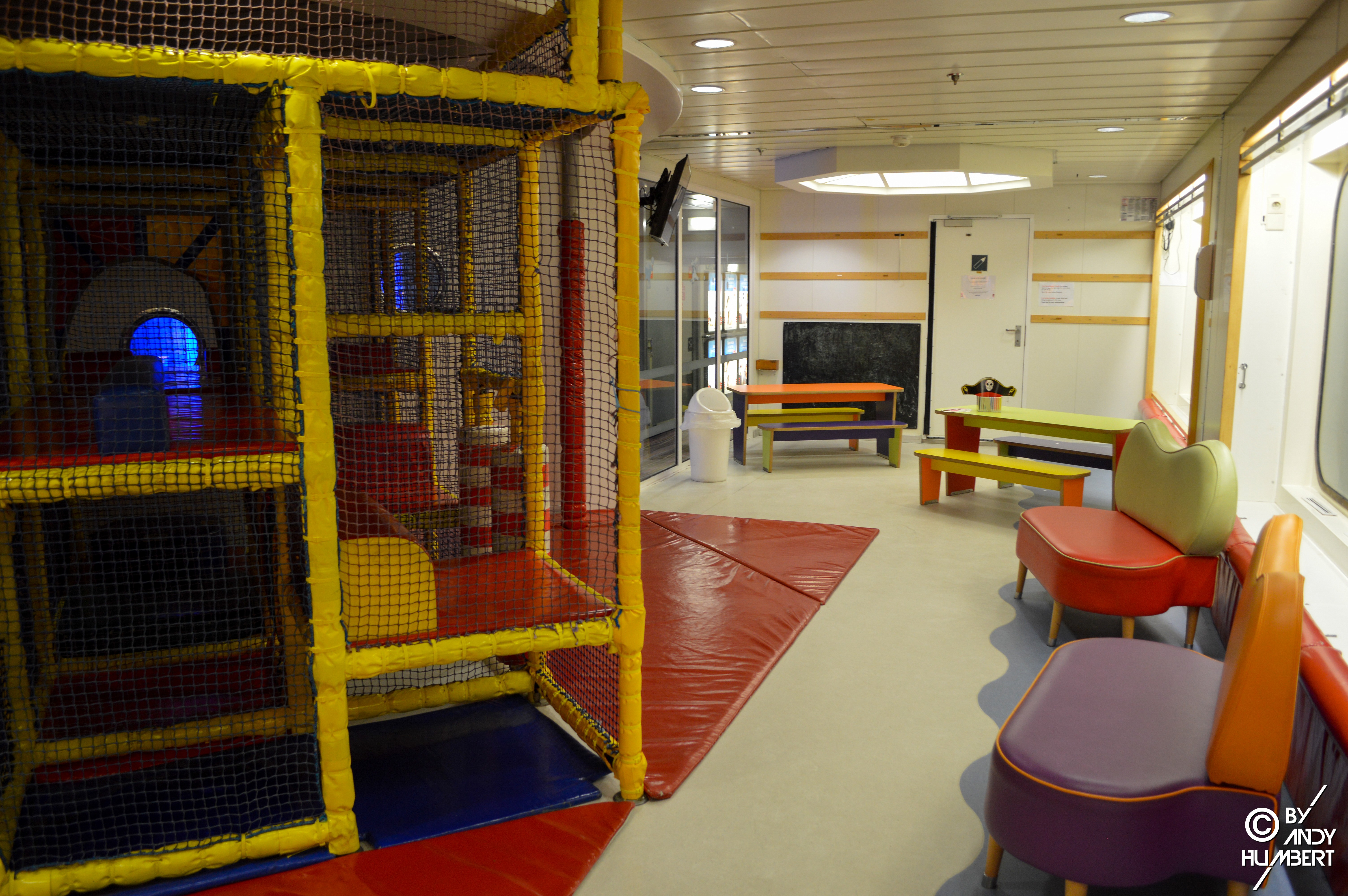 Salle de jeux (pont 9)