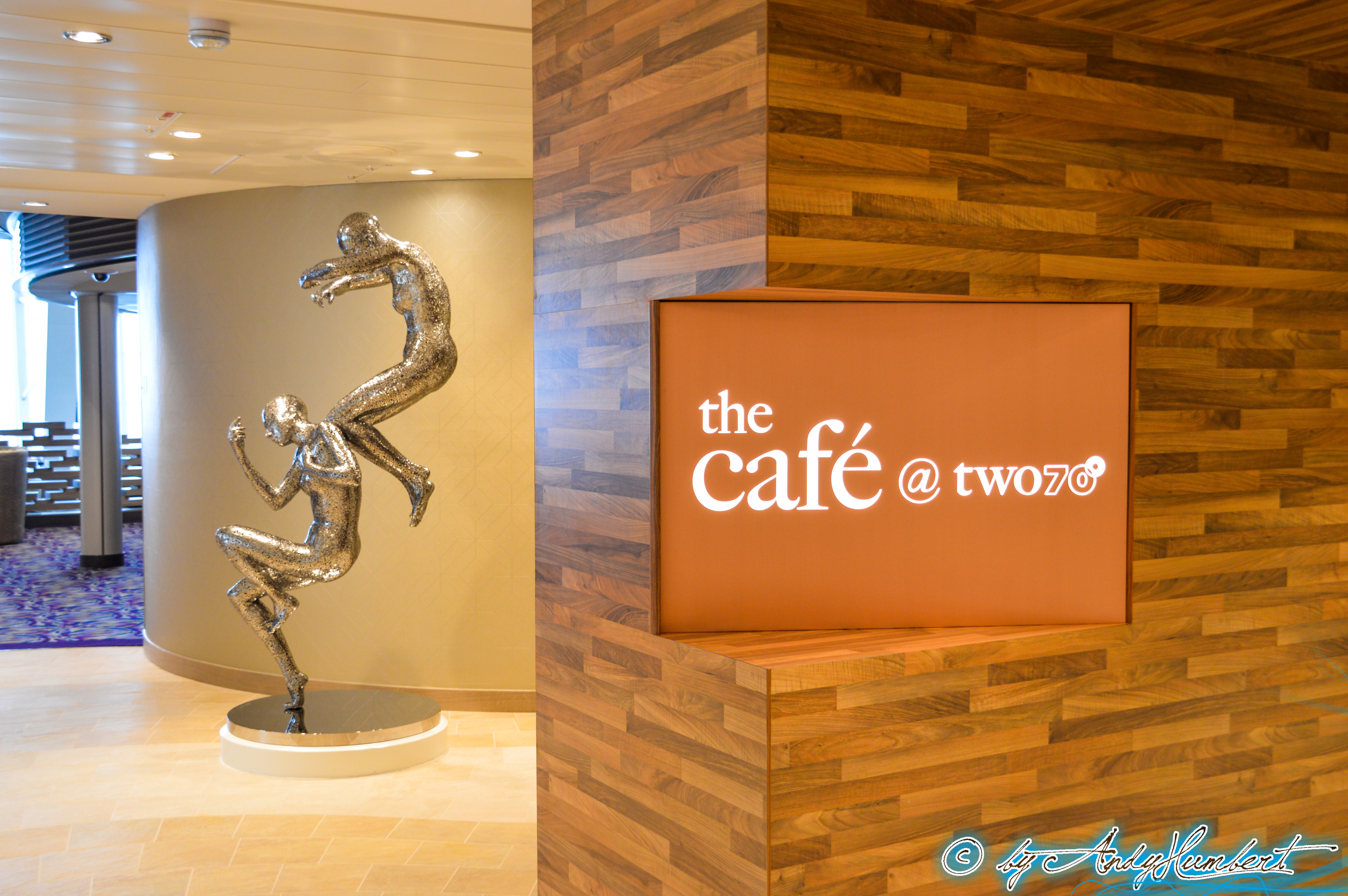 The Café Two70° (pont 5)