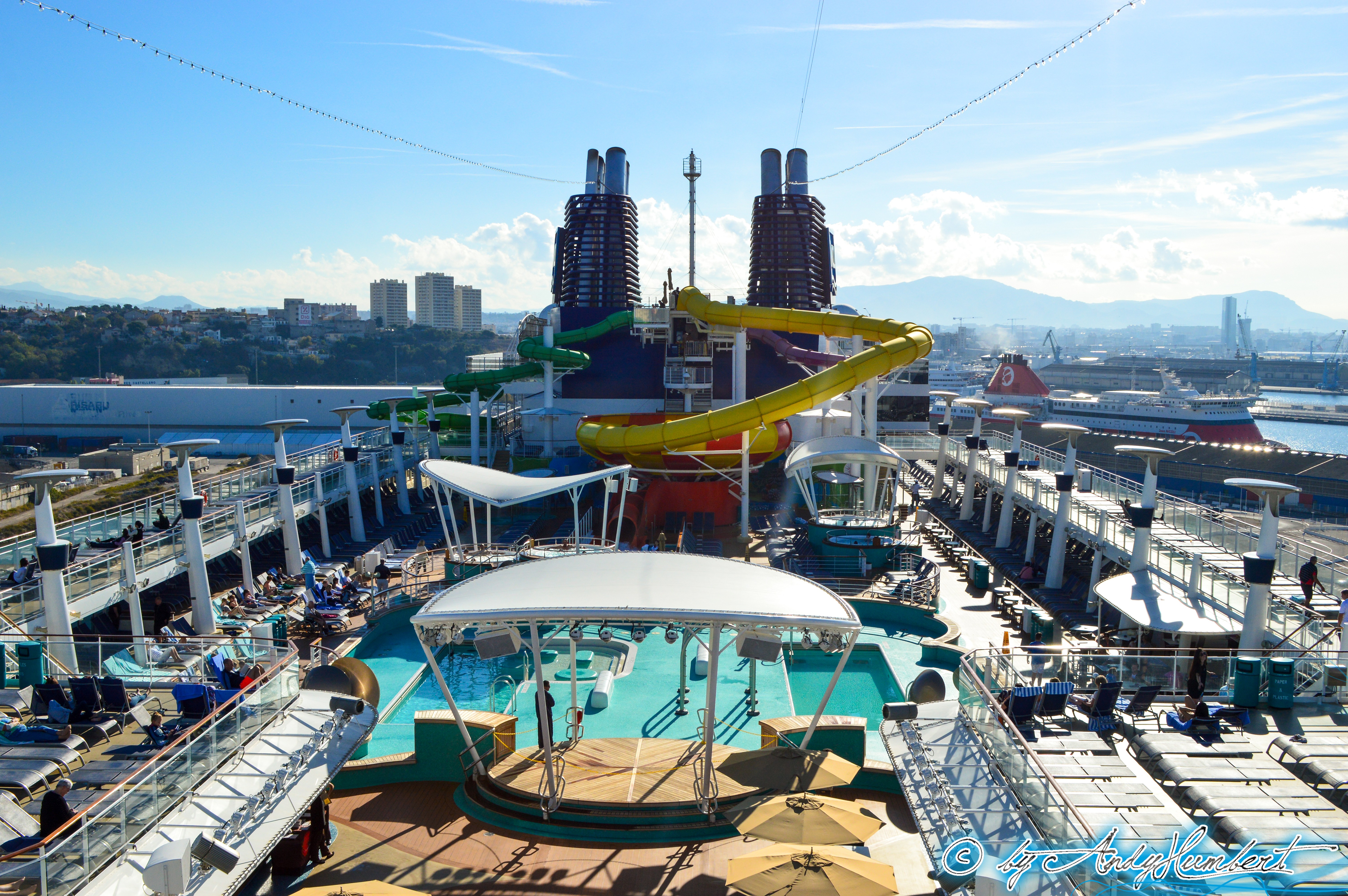 Piscines principales (pont 15)