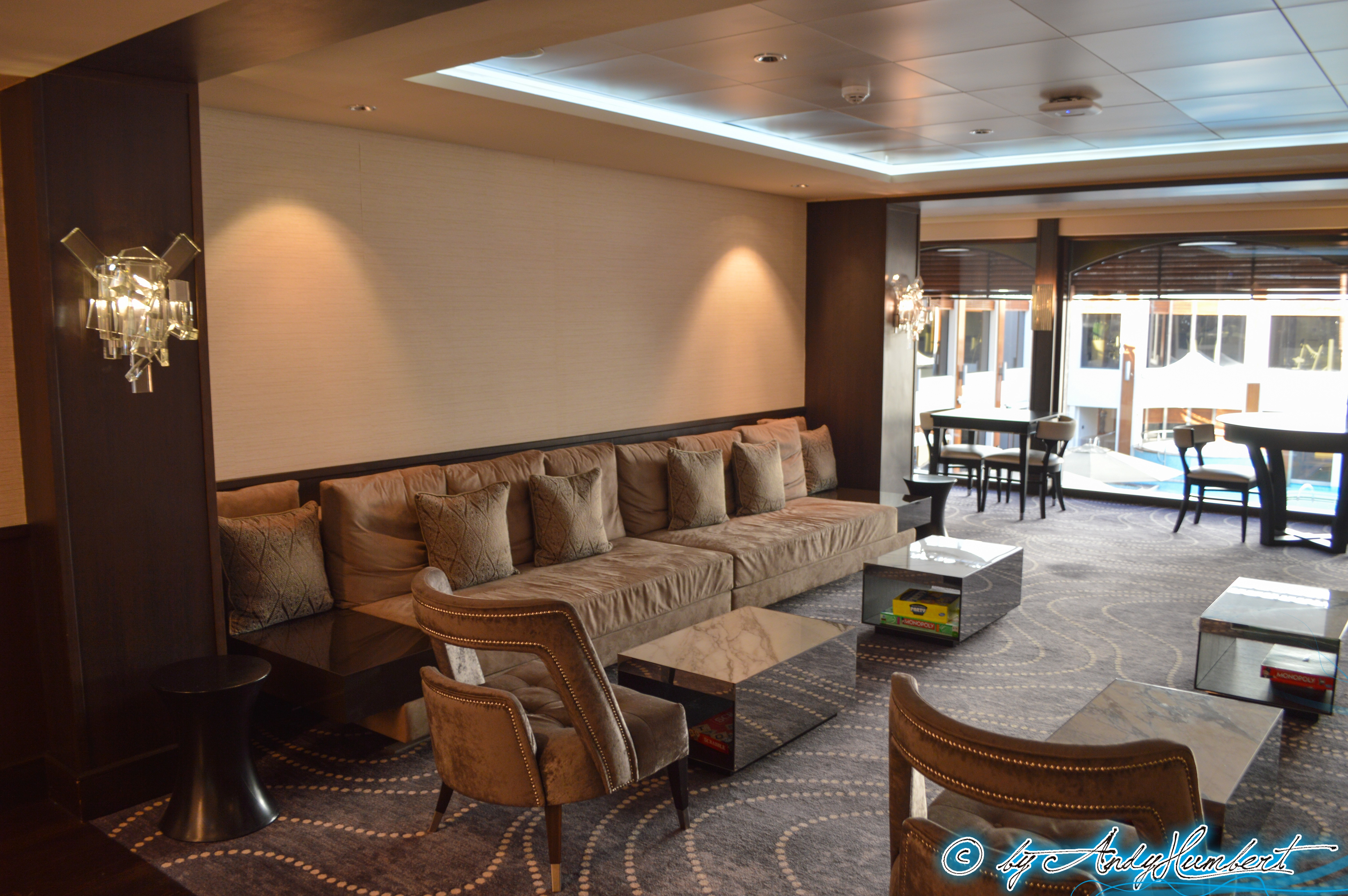 Concierge Lounge (pont 16)