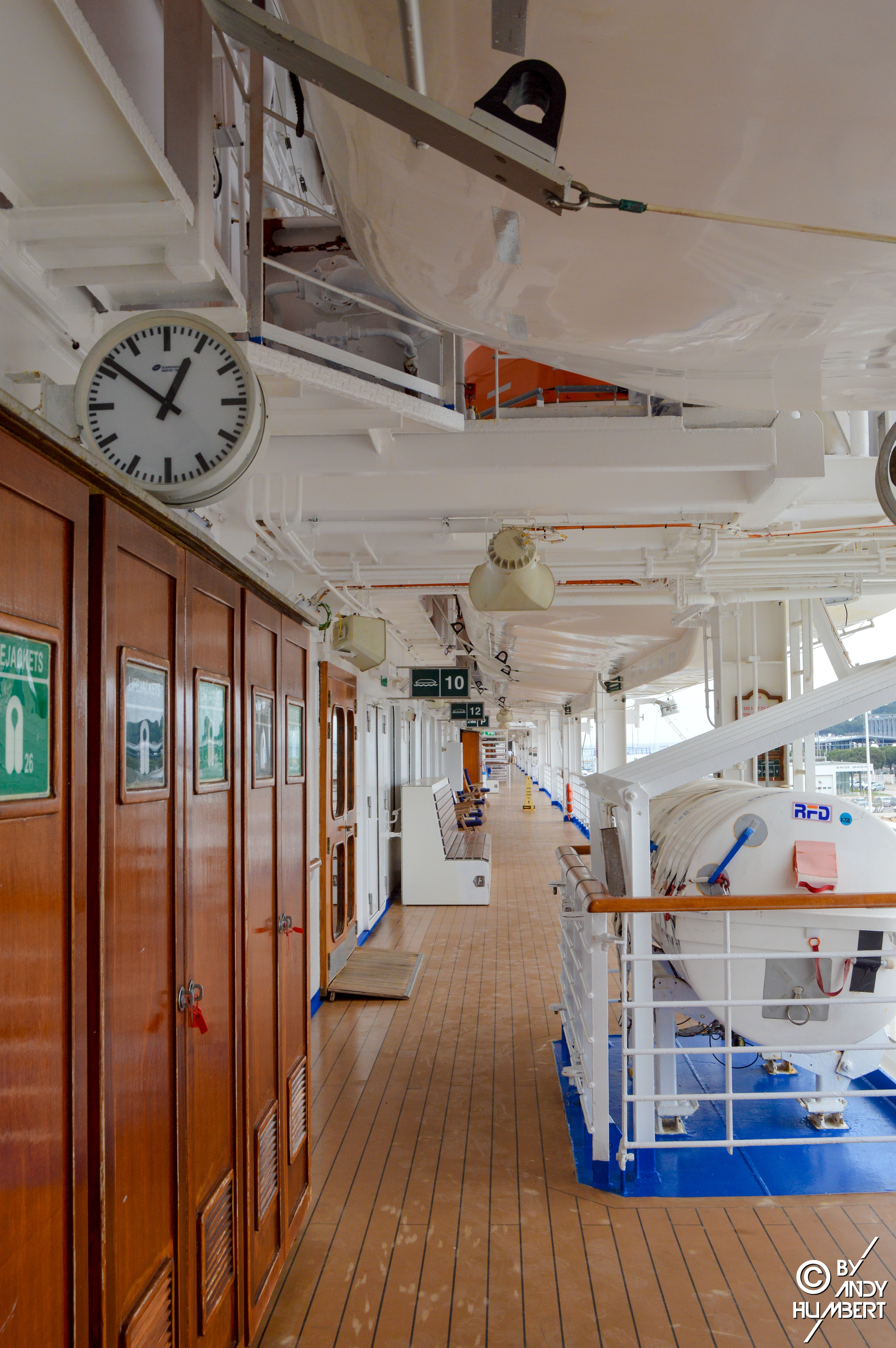 Promenade Deck (ponts 7 & 8)