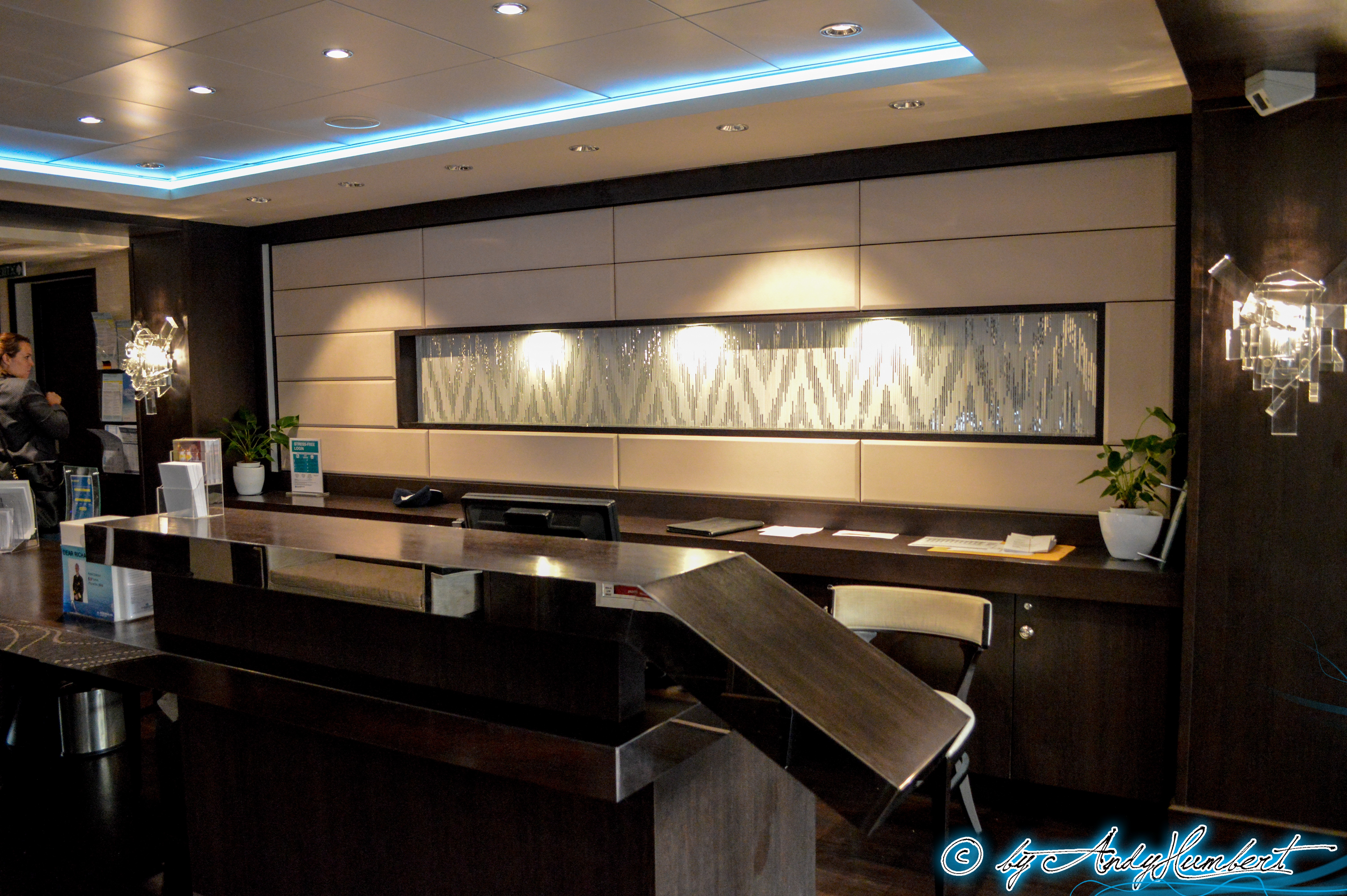 Concierge Lounge (pont 16)