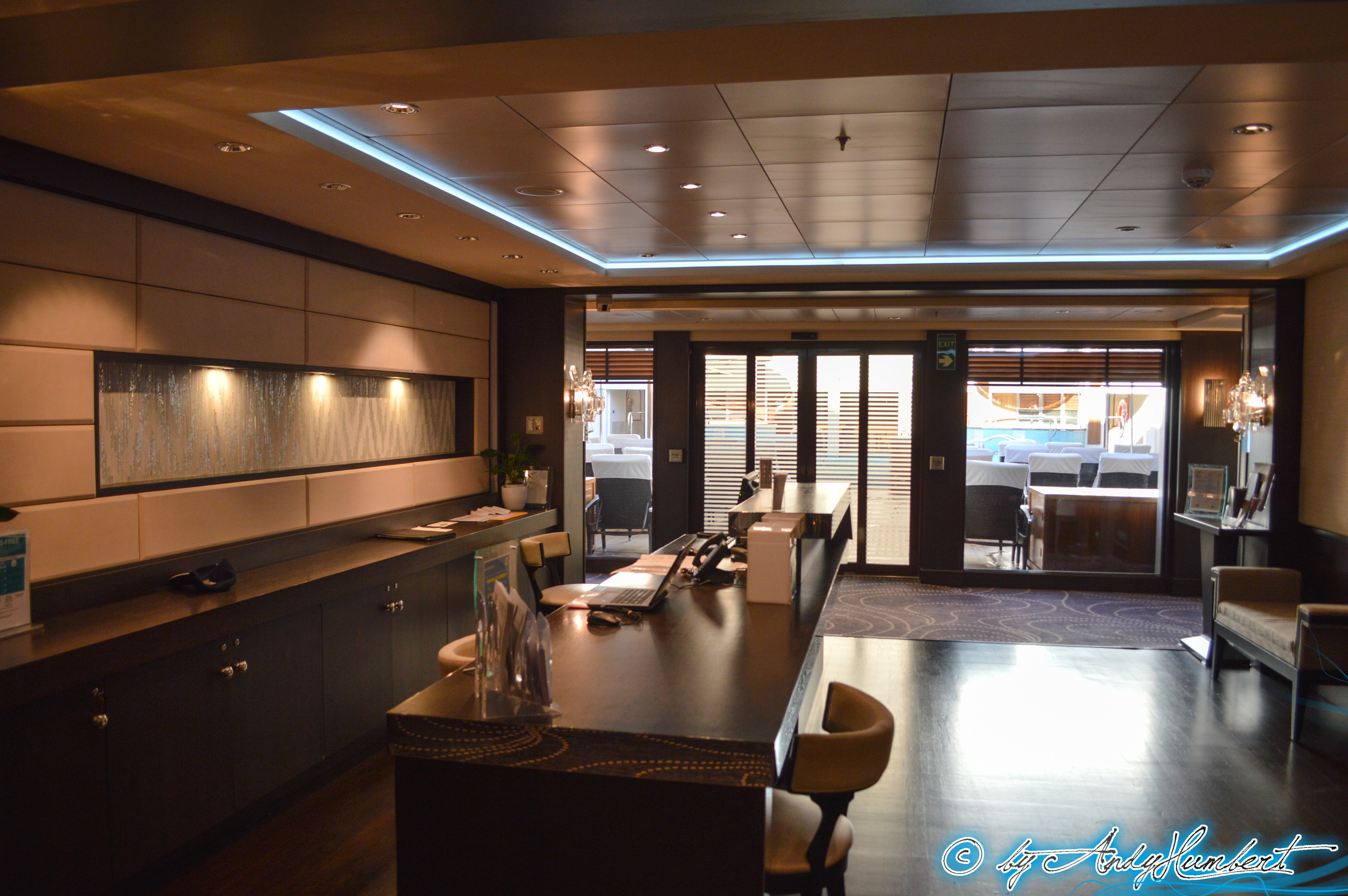 Concierge Lounge (pont 16)