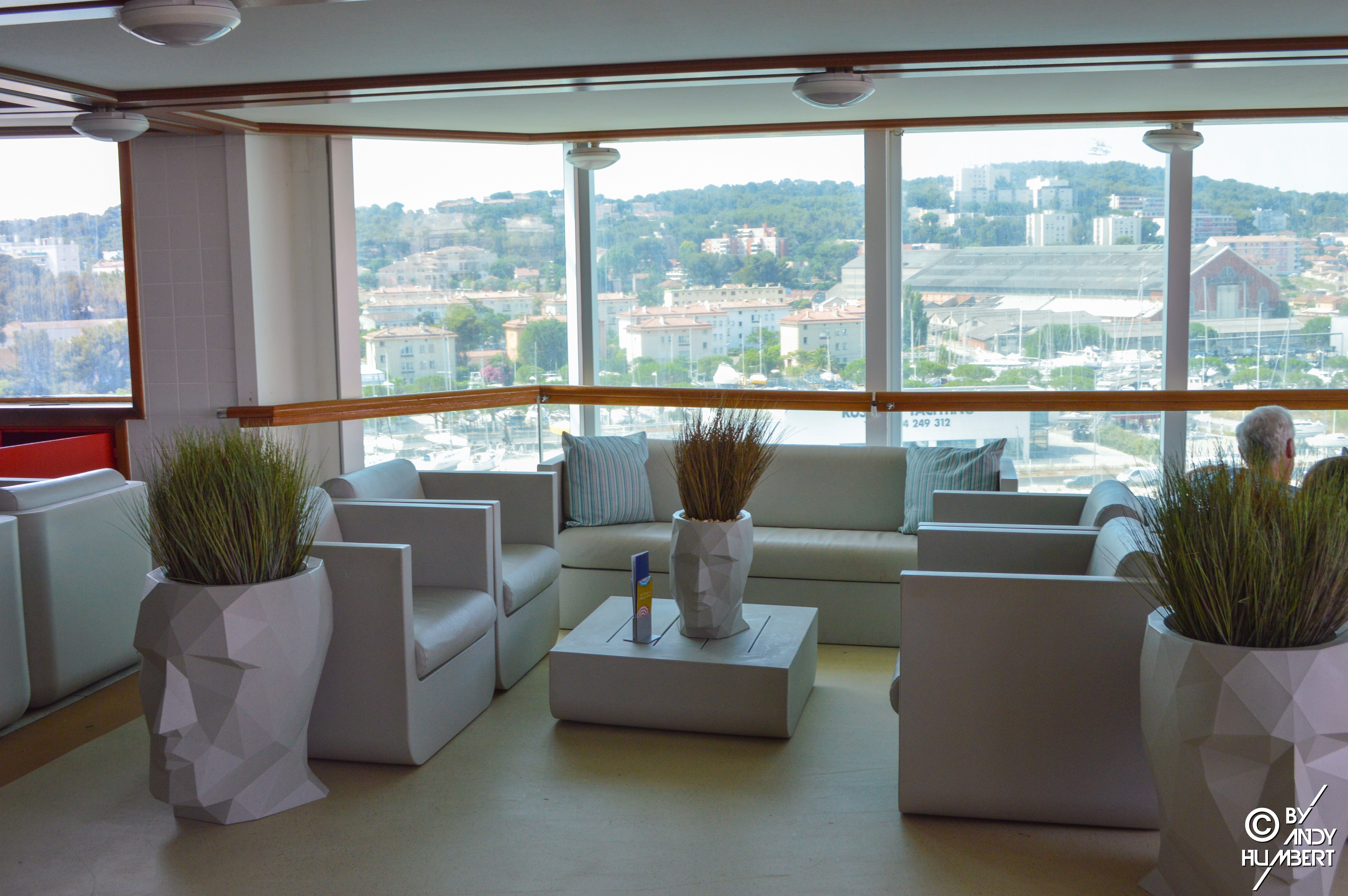 Riviera Bar (pont 12)