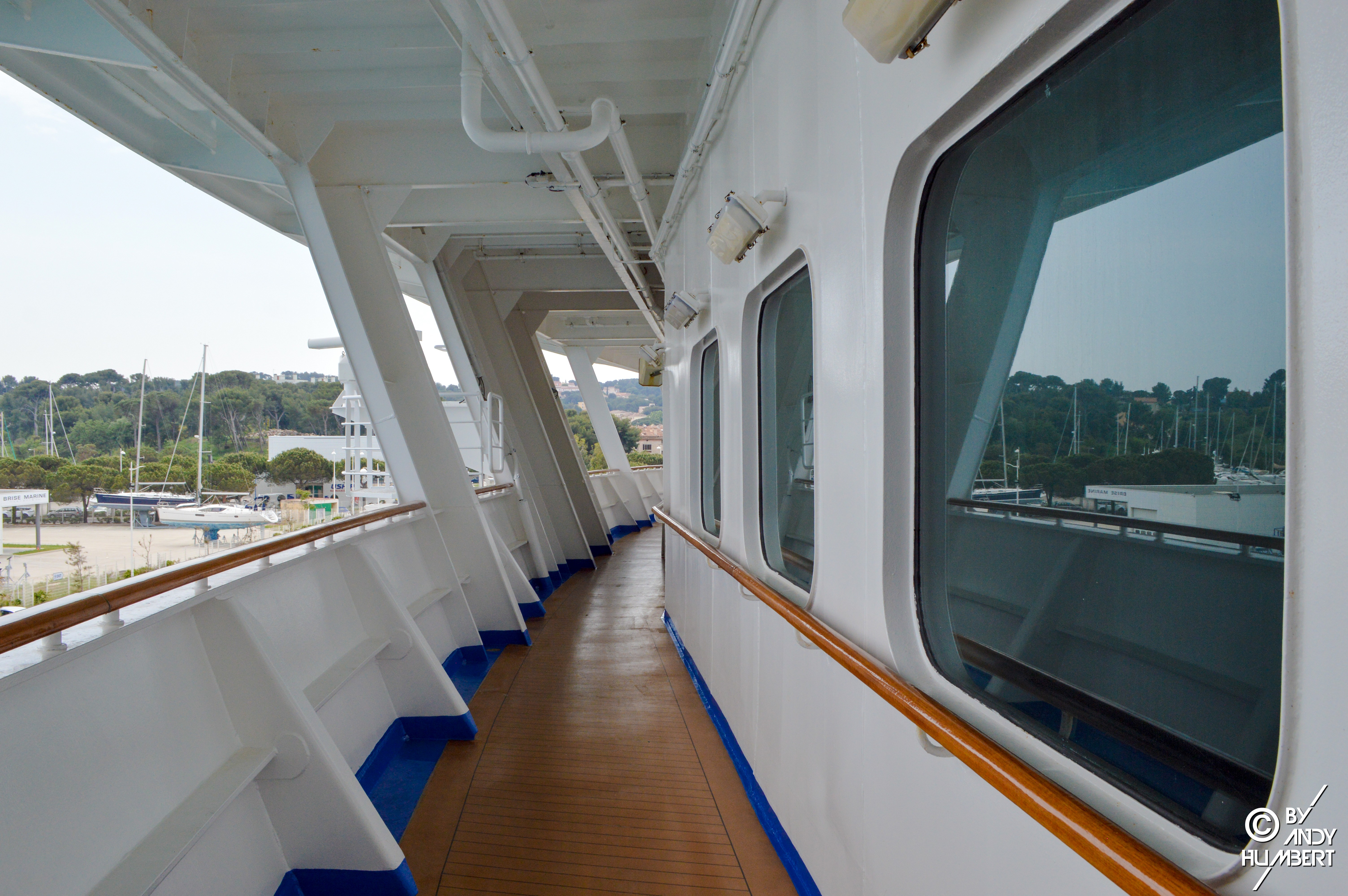 Promenade Deck (ponts 7 & 8)