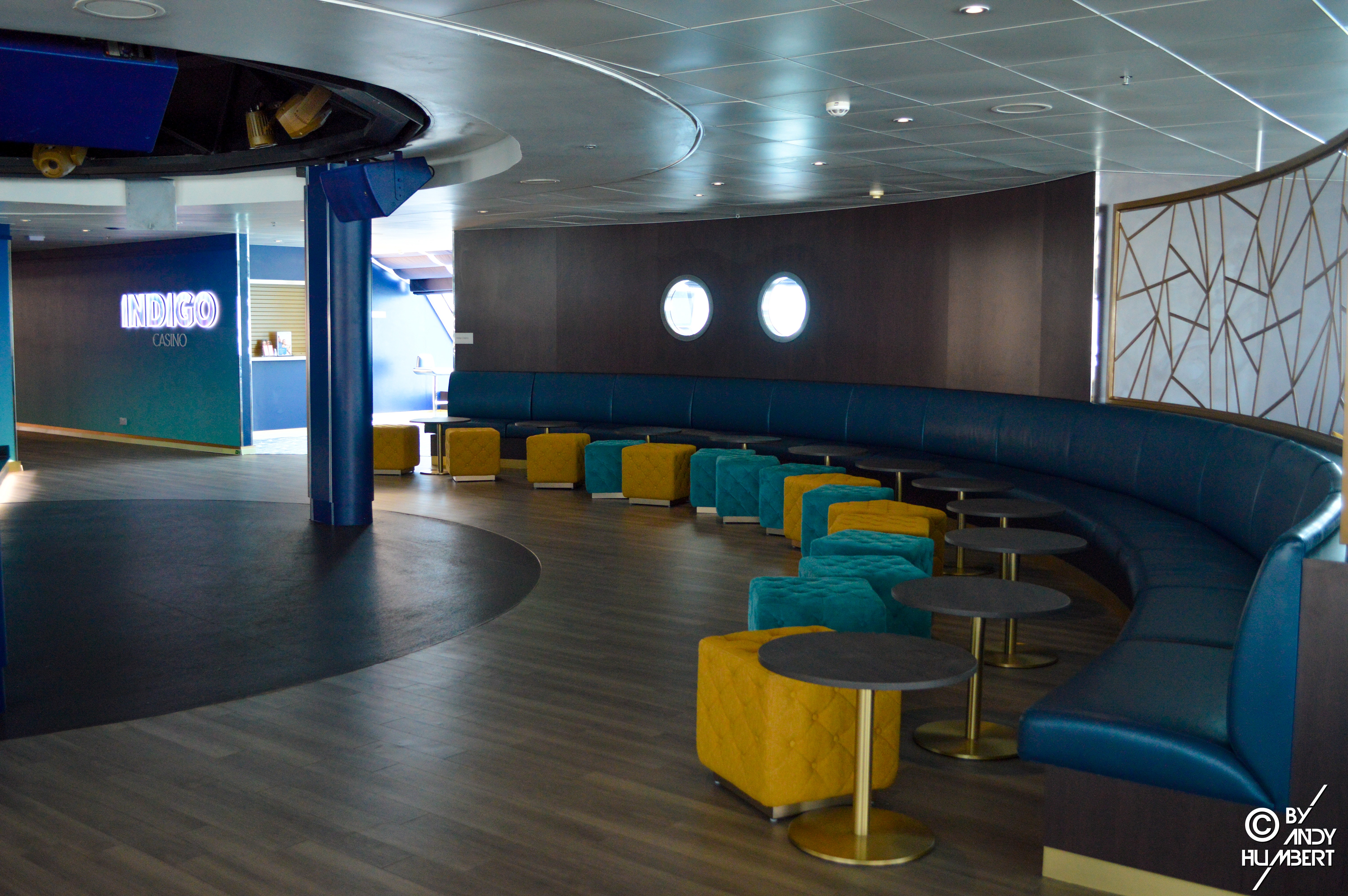 Indigo Bar & Club (pont 12)