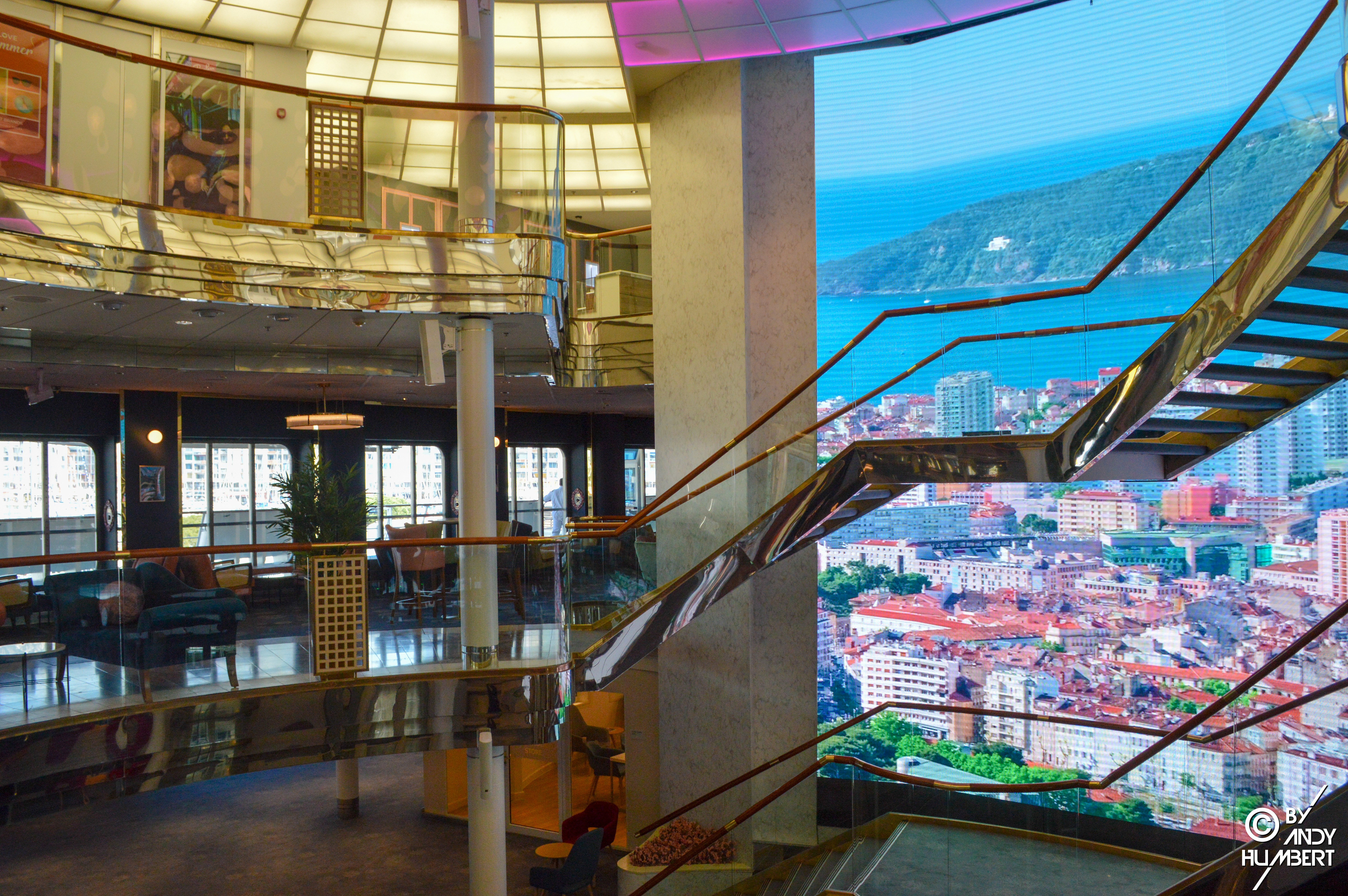Atrium (ponts 5 à 7)