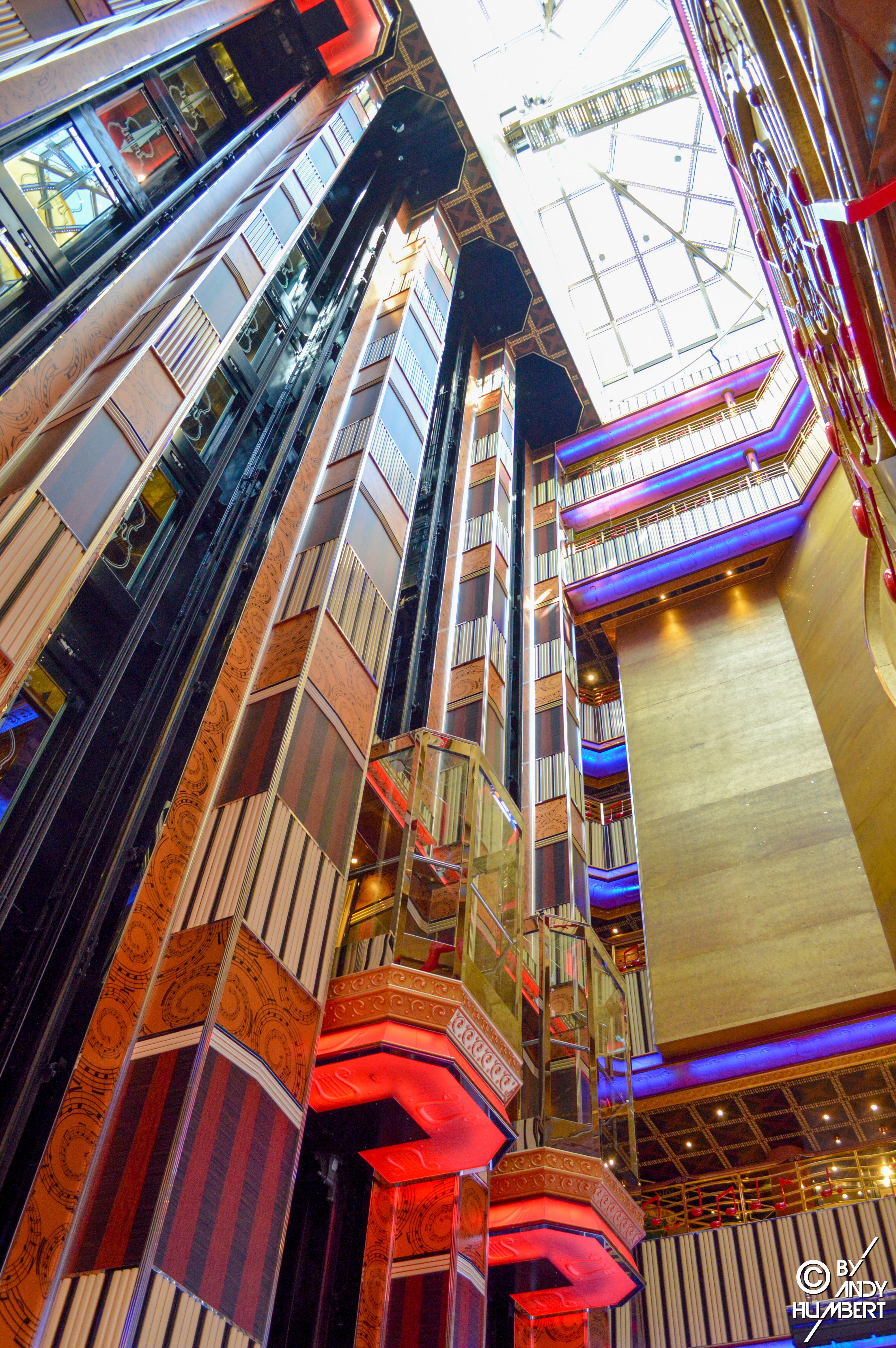 Atrium Welcome (ponts 3 à 12)