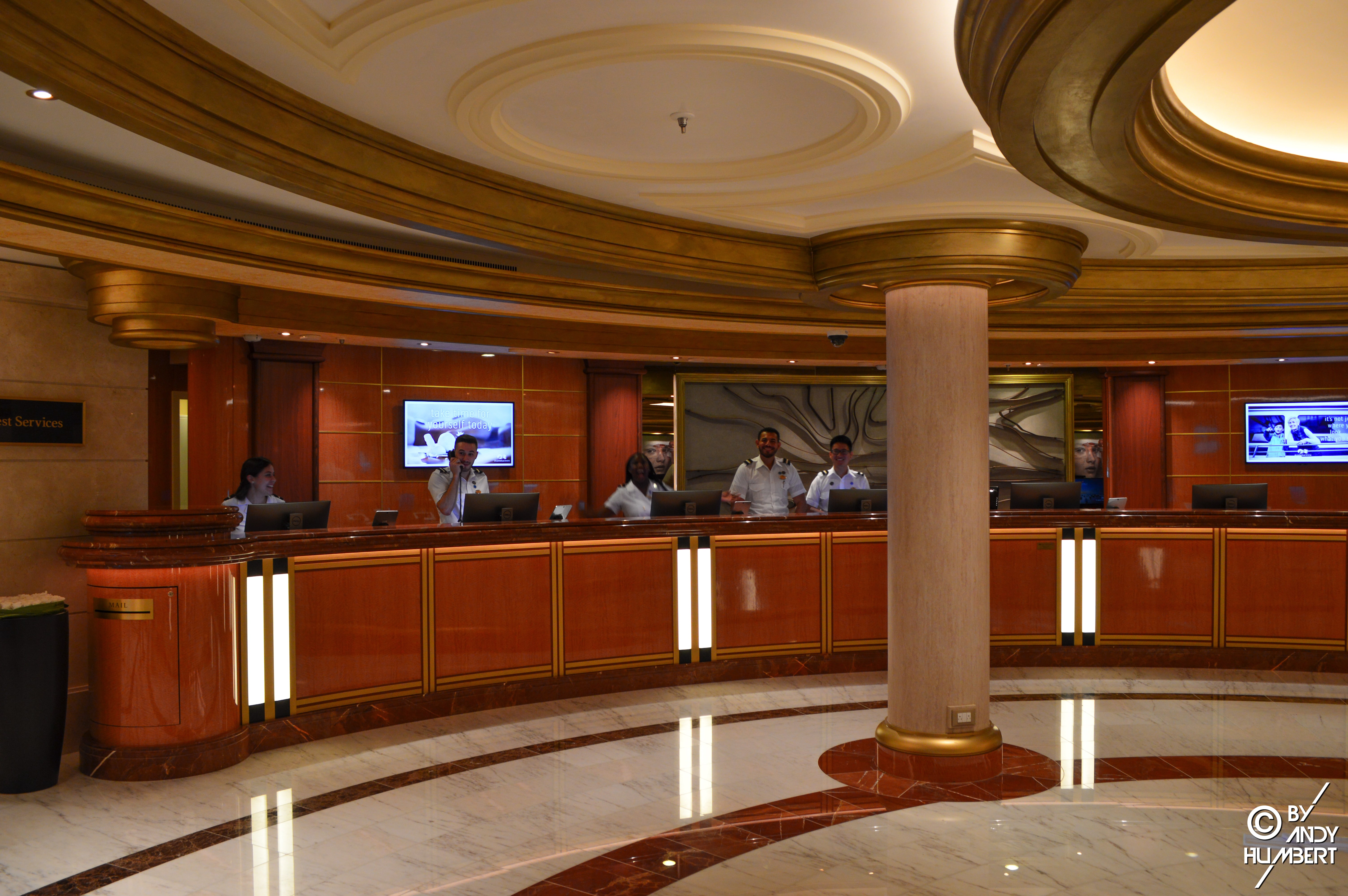 Guest Services (pont 5 Plaza)