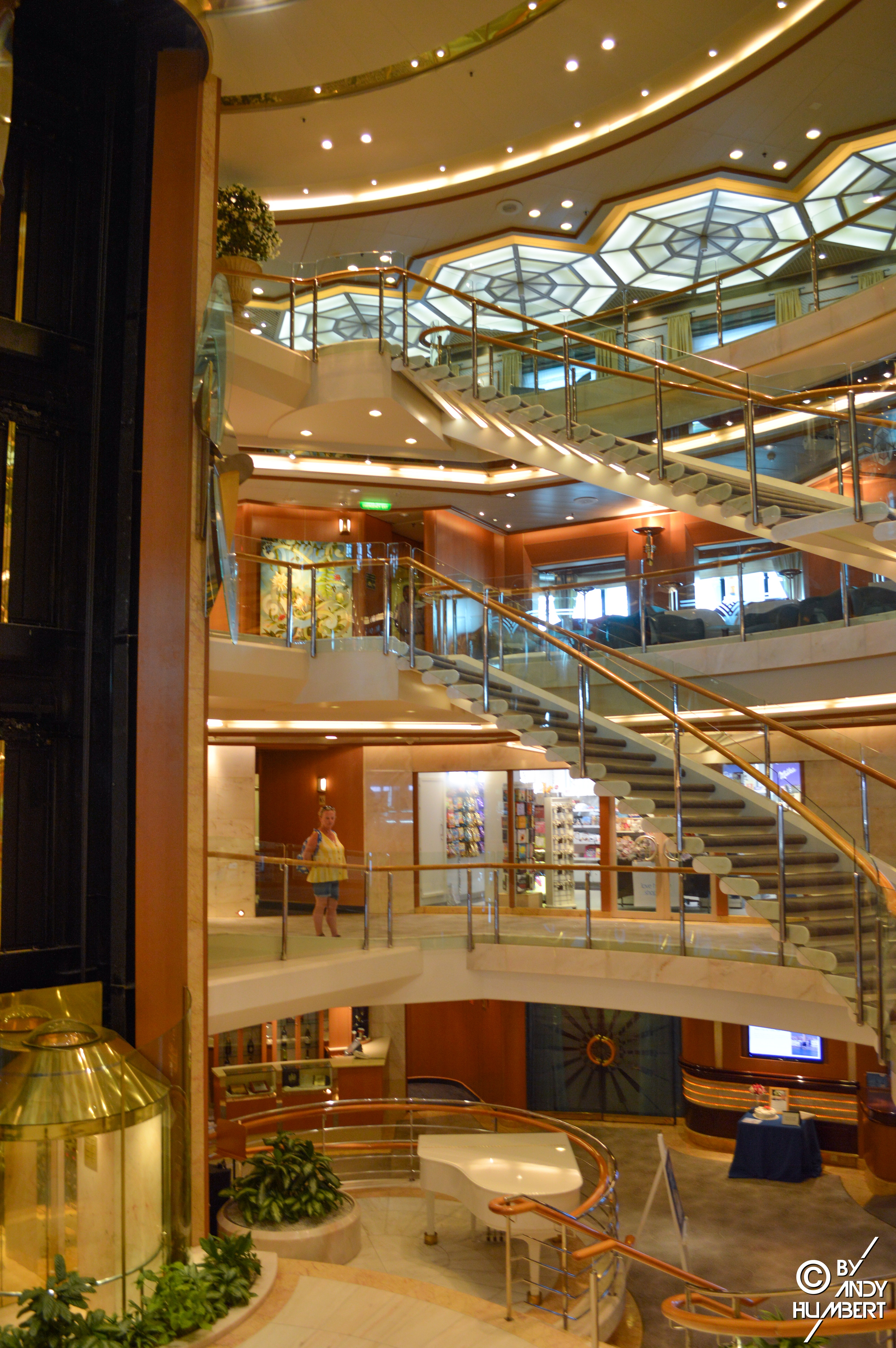 The Atrium (pont 5 à 8)