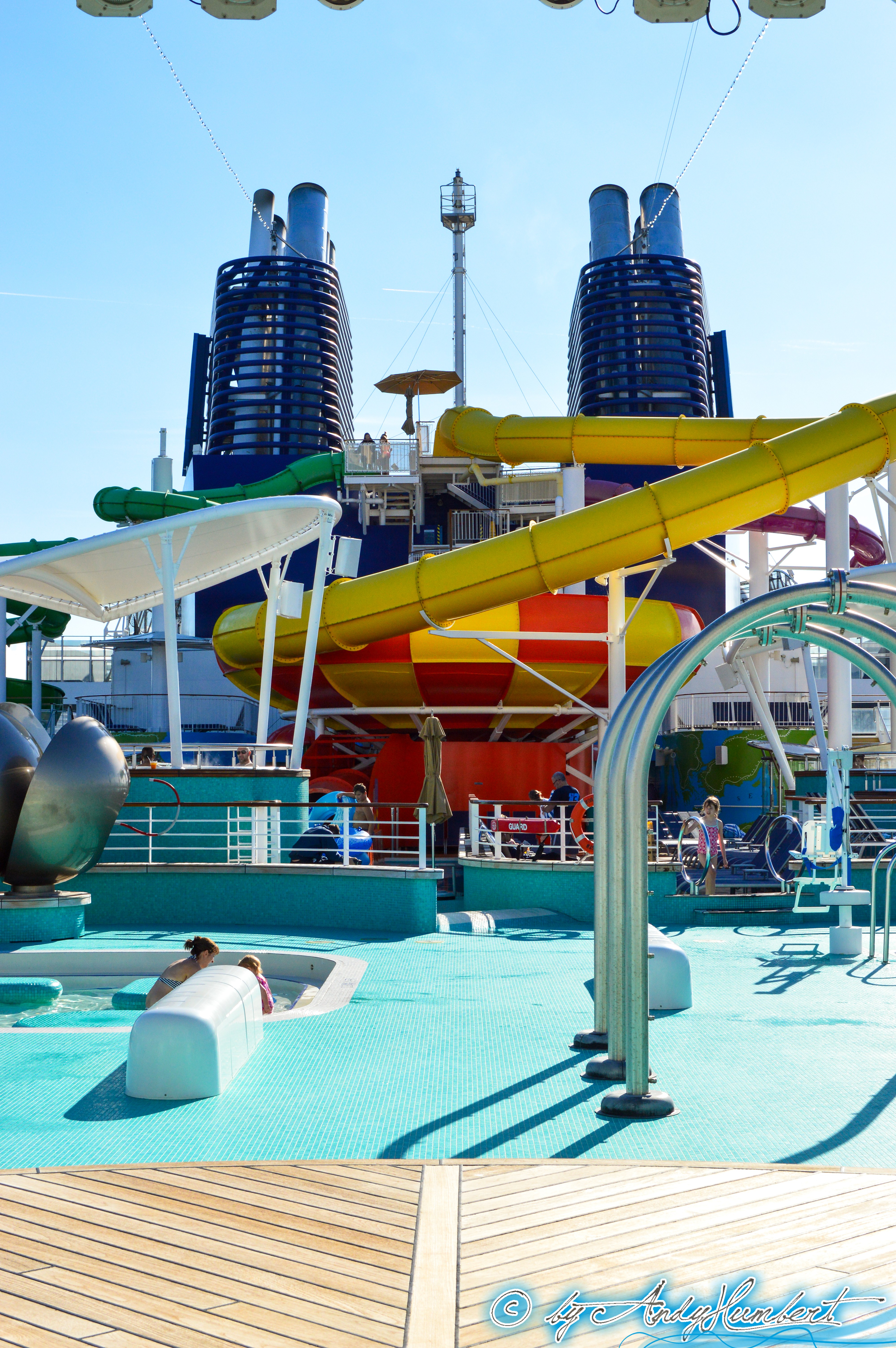 Piscines principales (pont 15)