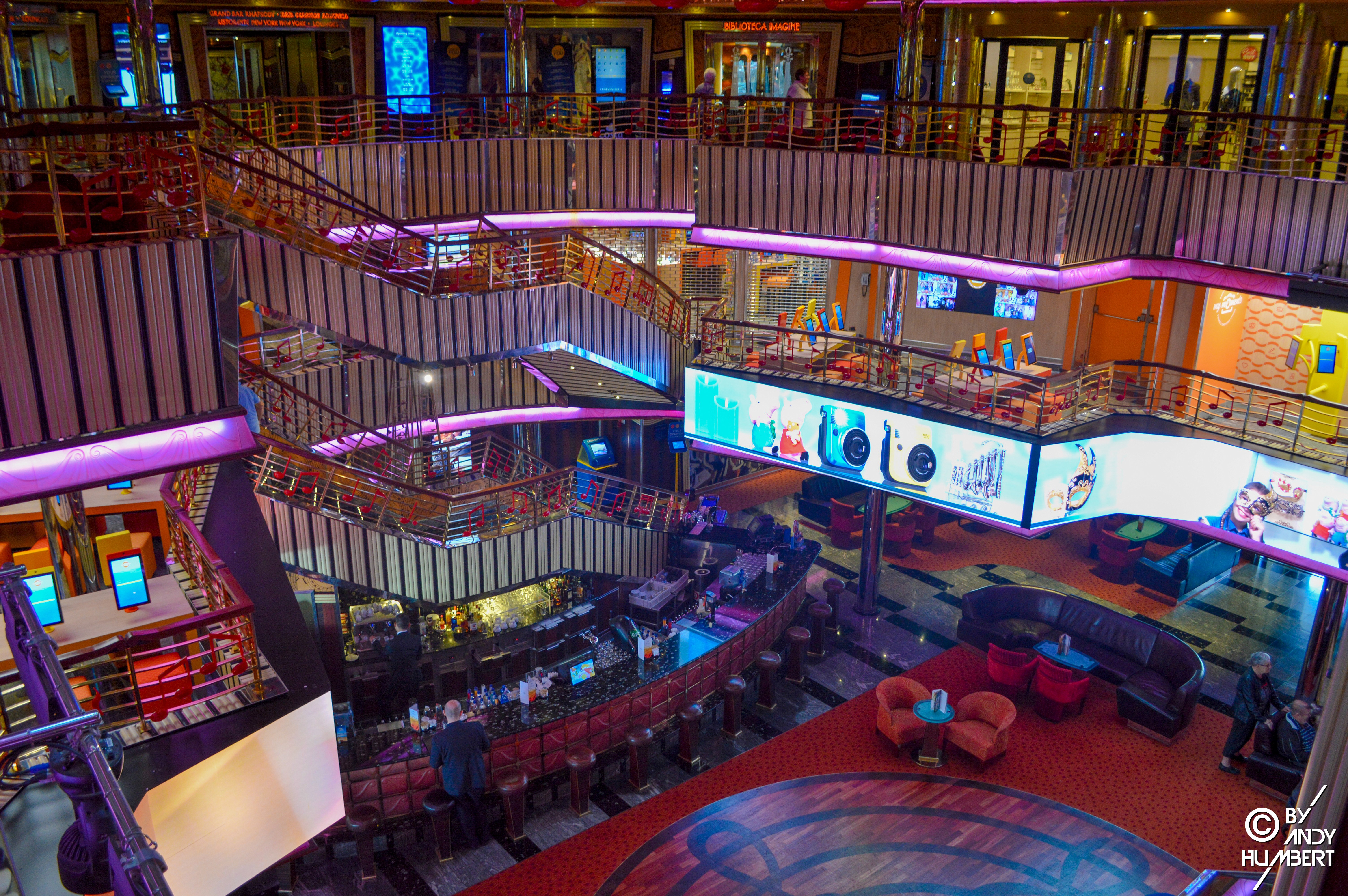 Atrium Welcome (ponts 3 à 12)