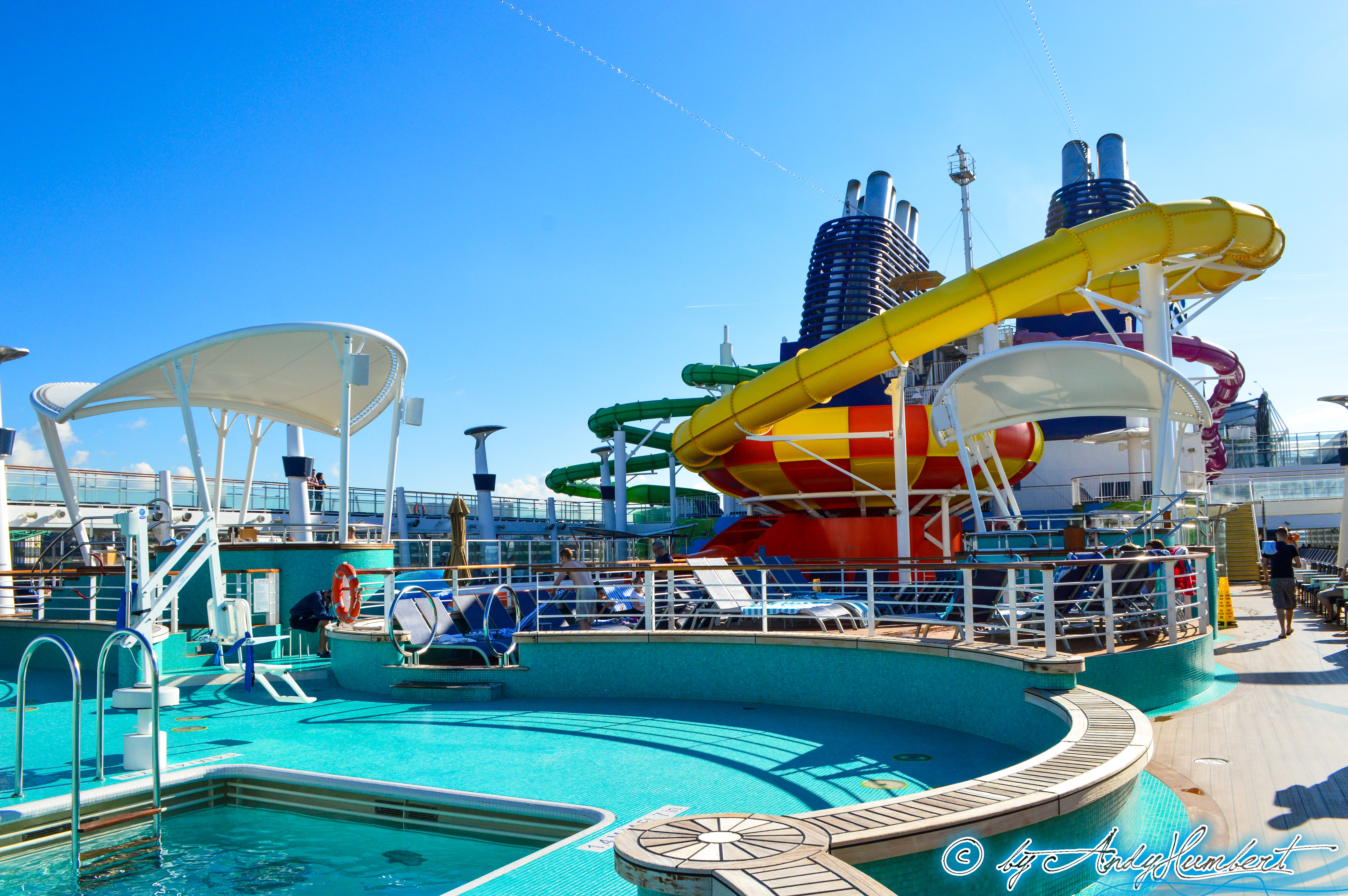 Piscines principales (pont 15)