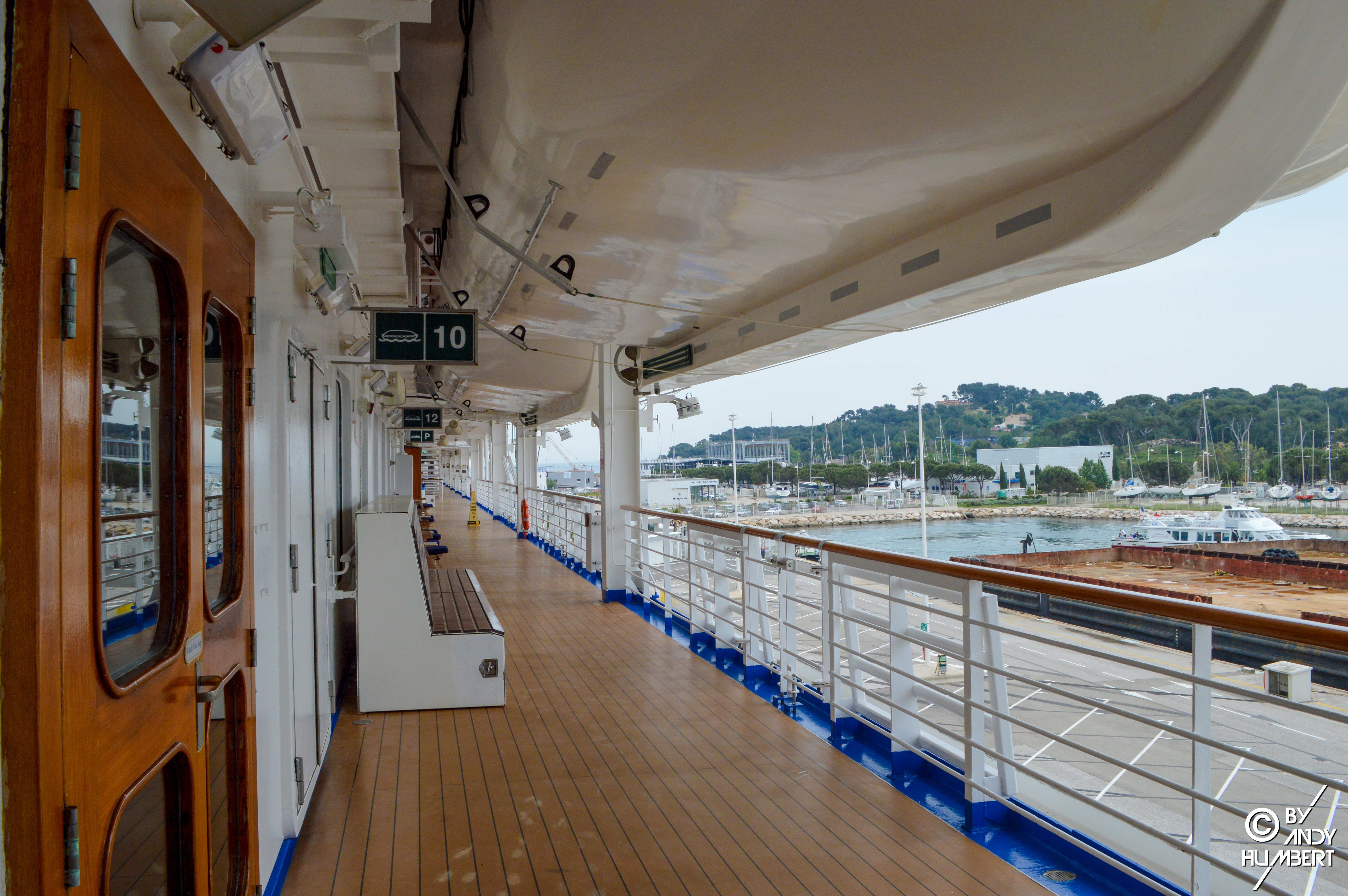 Promenade Deck (ponts 7 & 8)