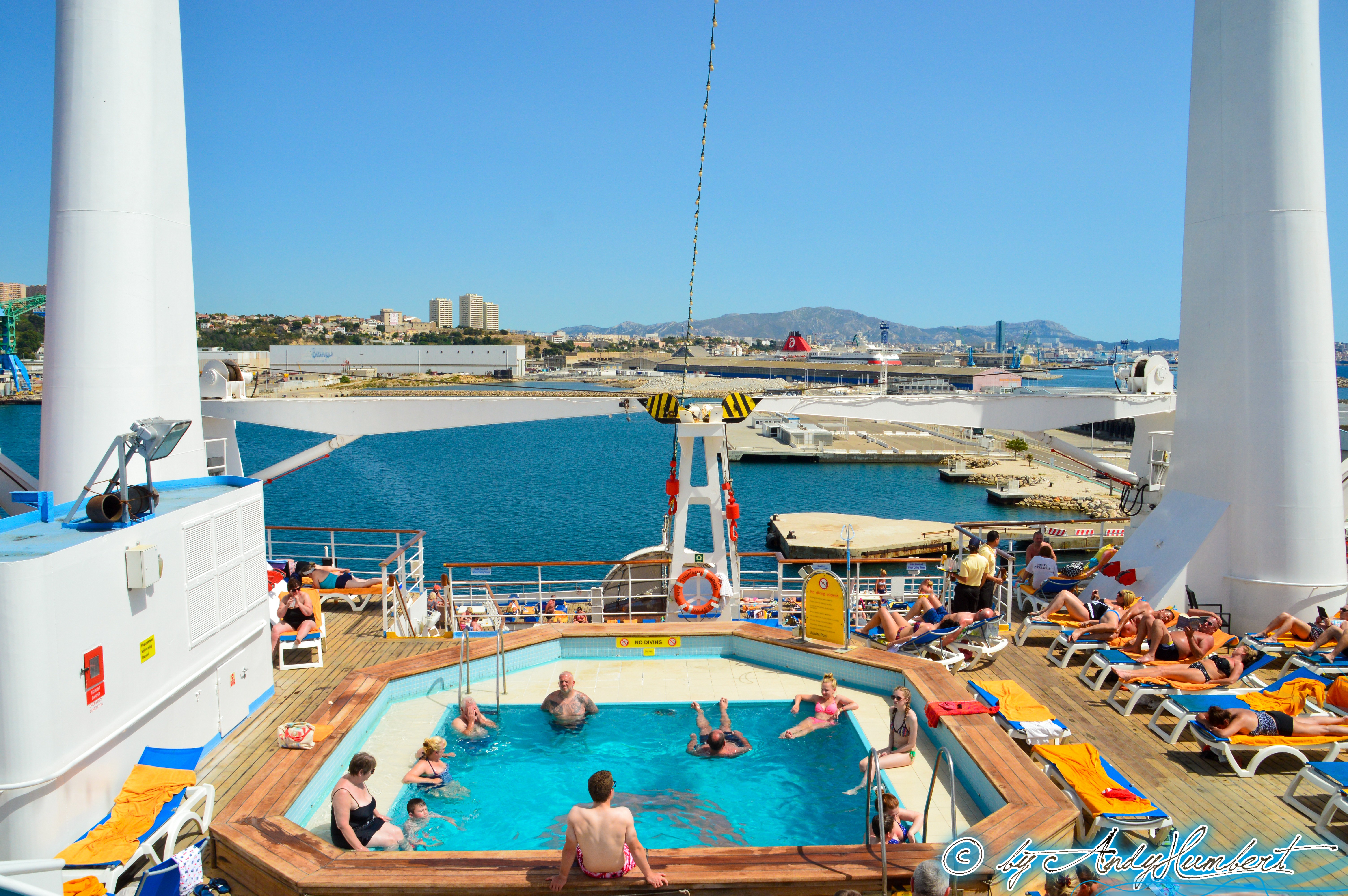 Piscine (pont 8)