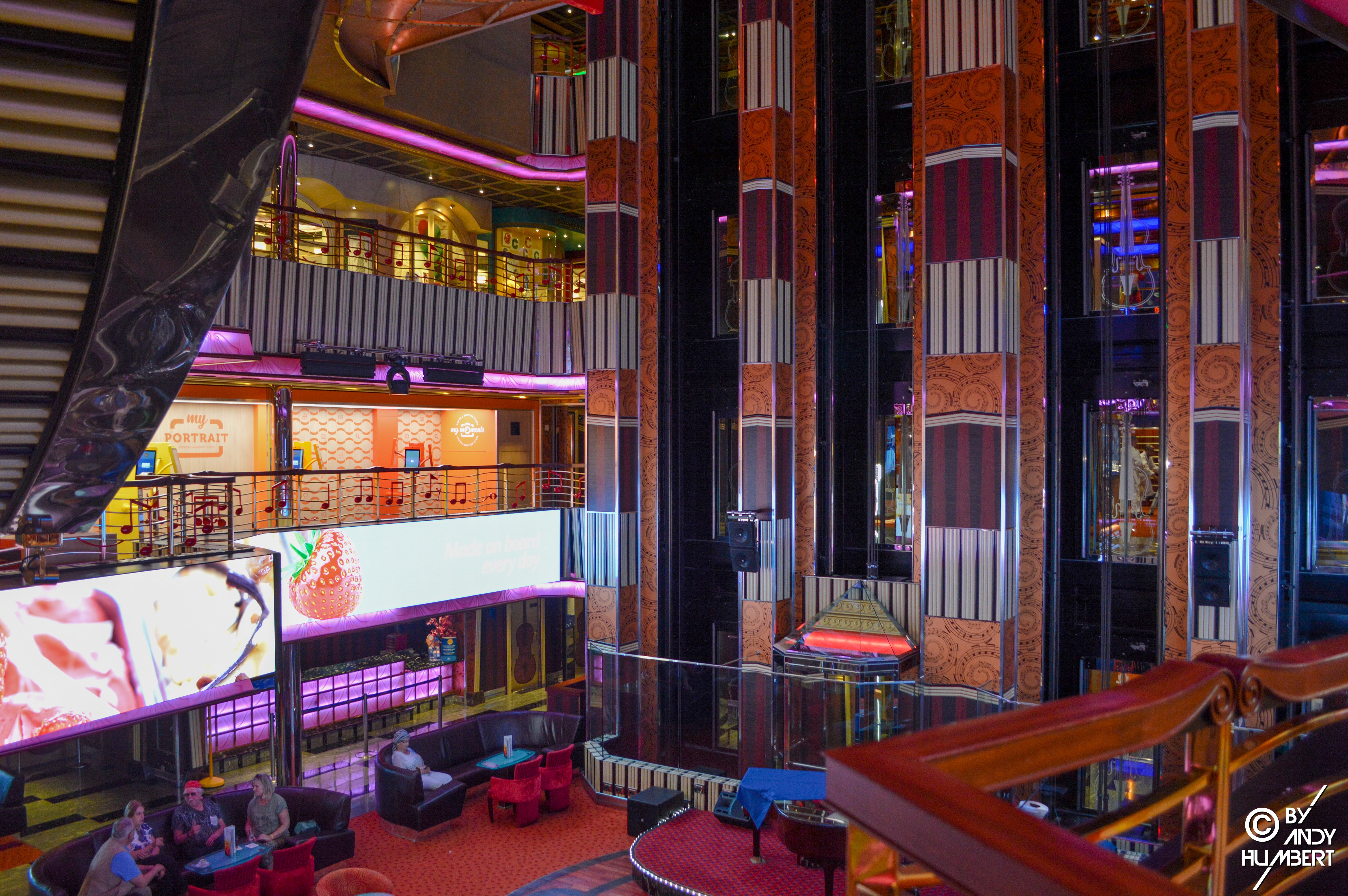 Atrium Welcome (ponts 3 à 12)