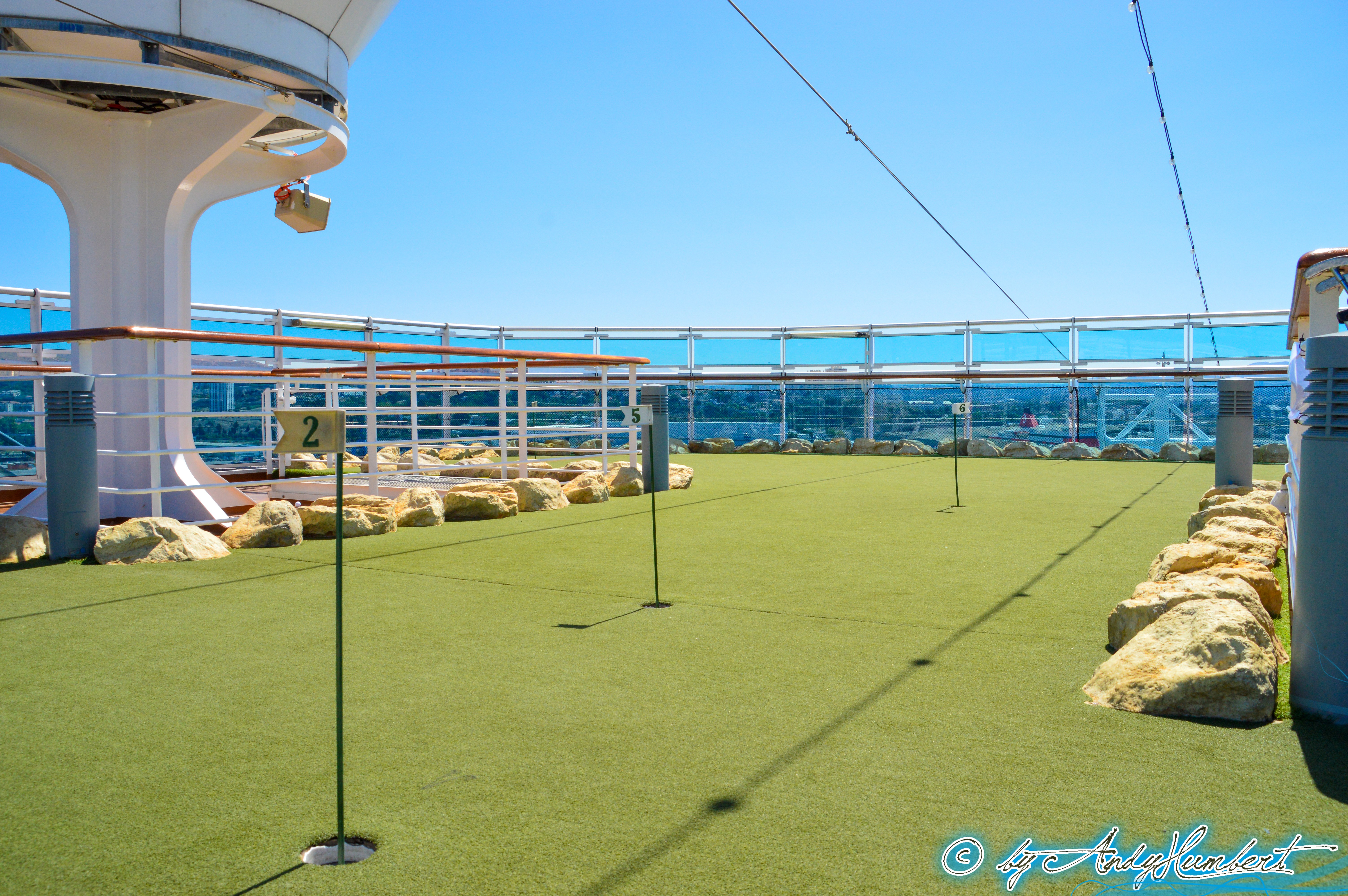 Lawn Court (pont 19)