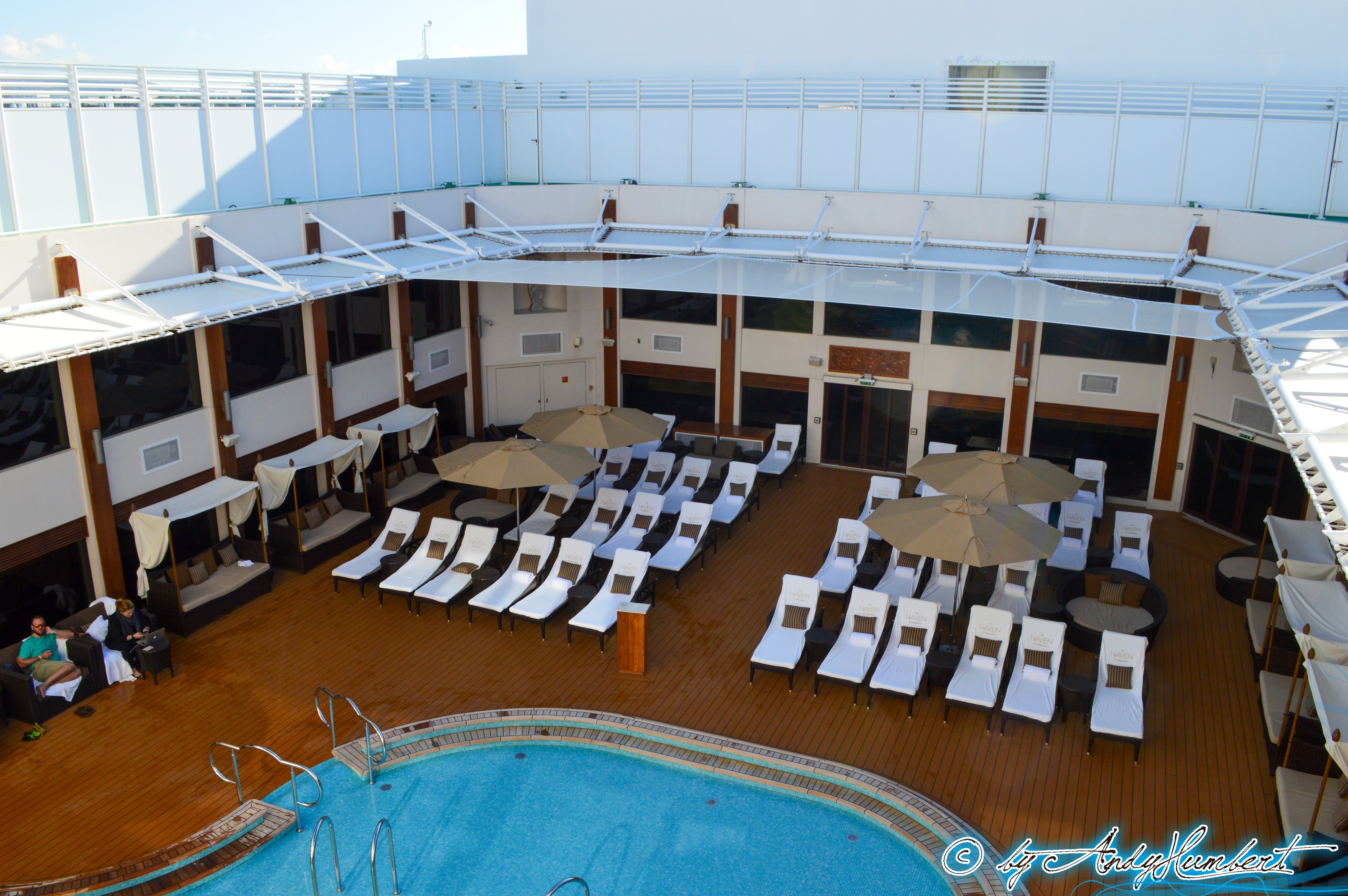 Courtyard Pool & Spa (pont 16)