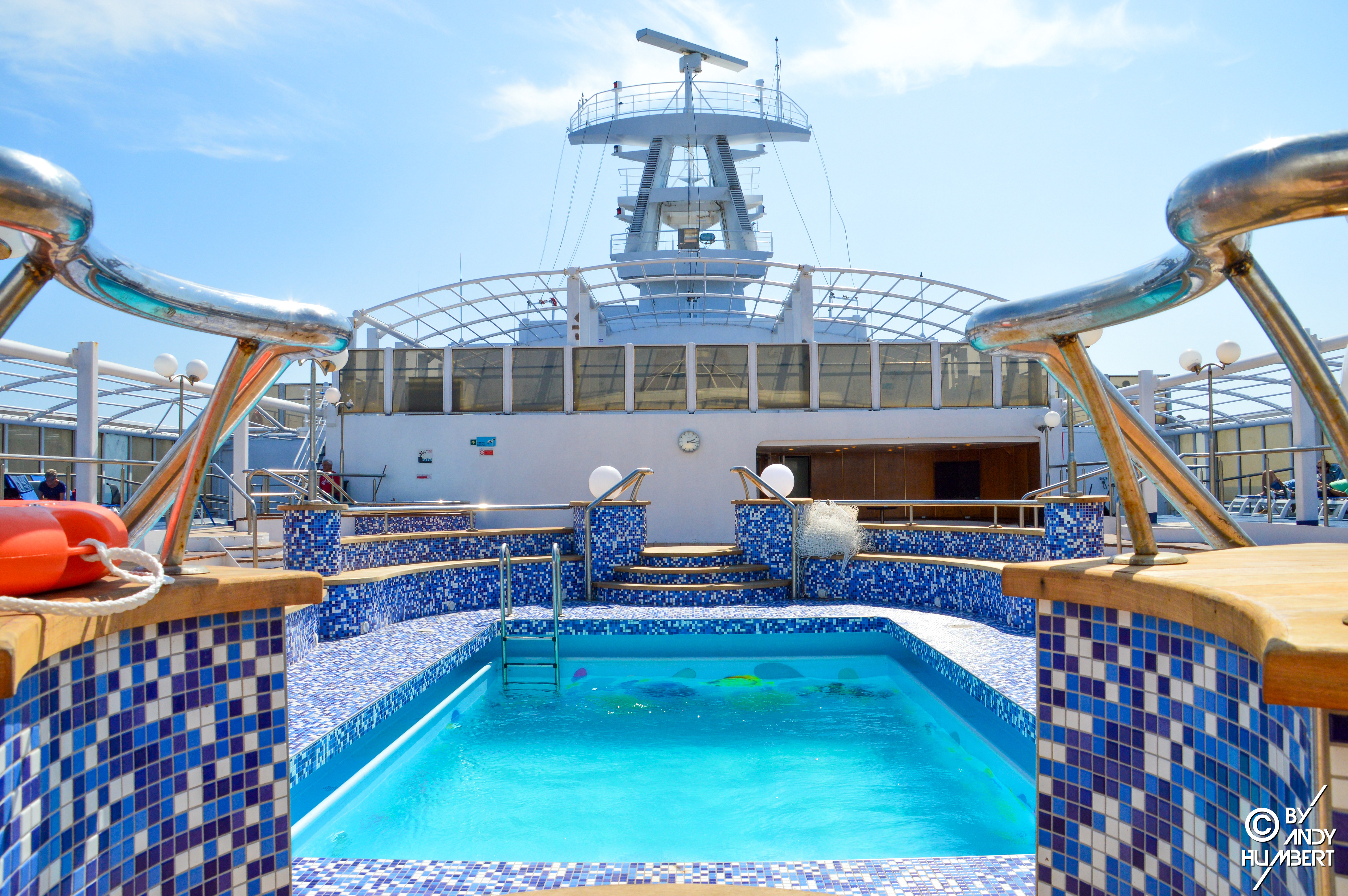 Piscine (pont 8)