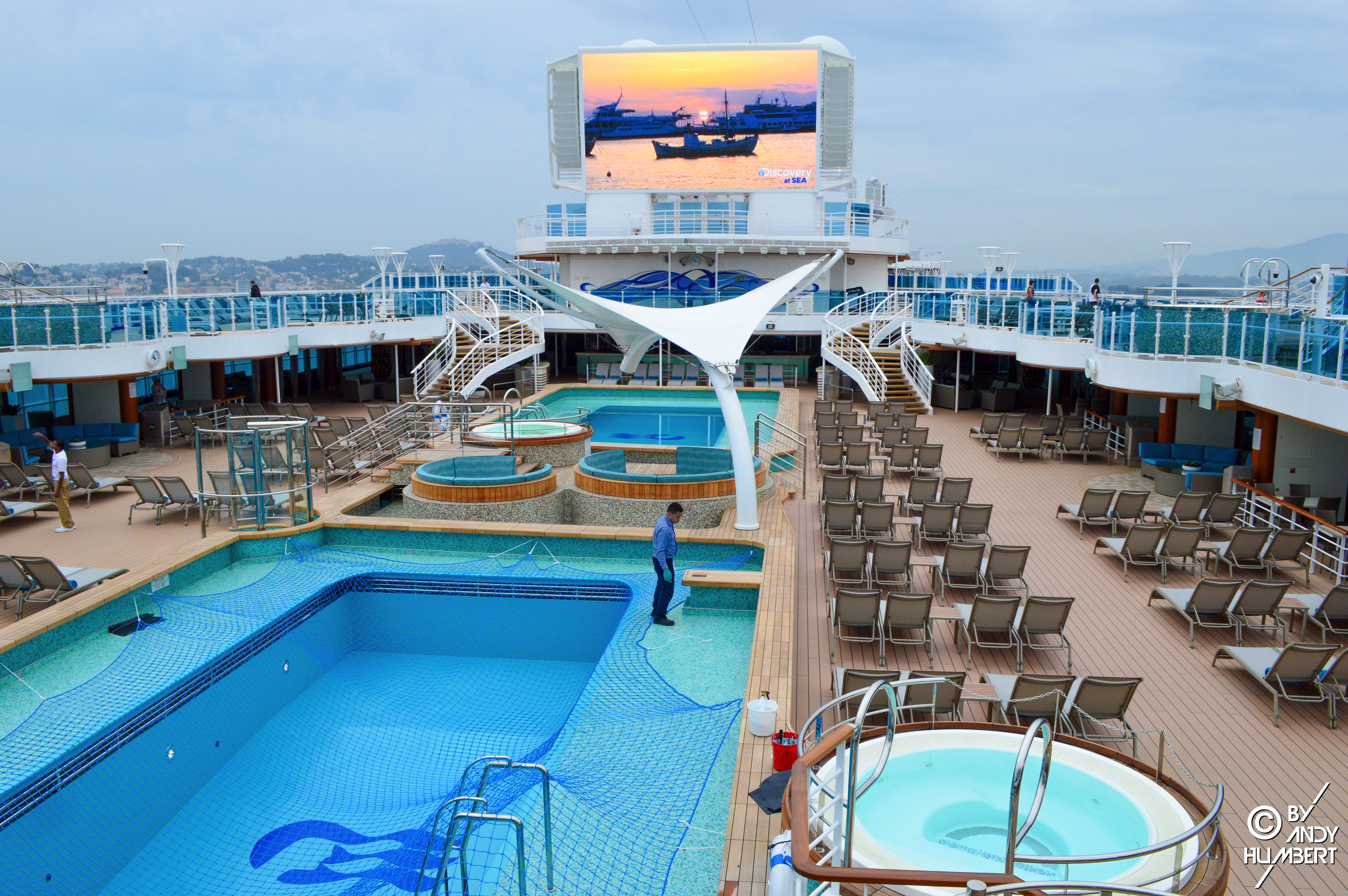 Sky Pools (pont 16 Lido)