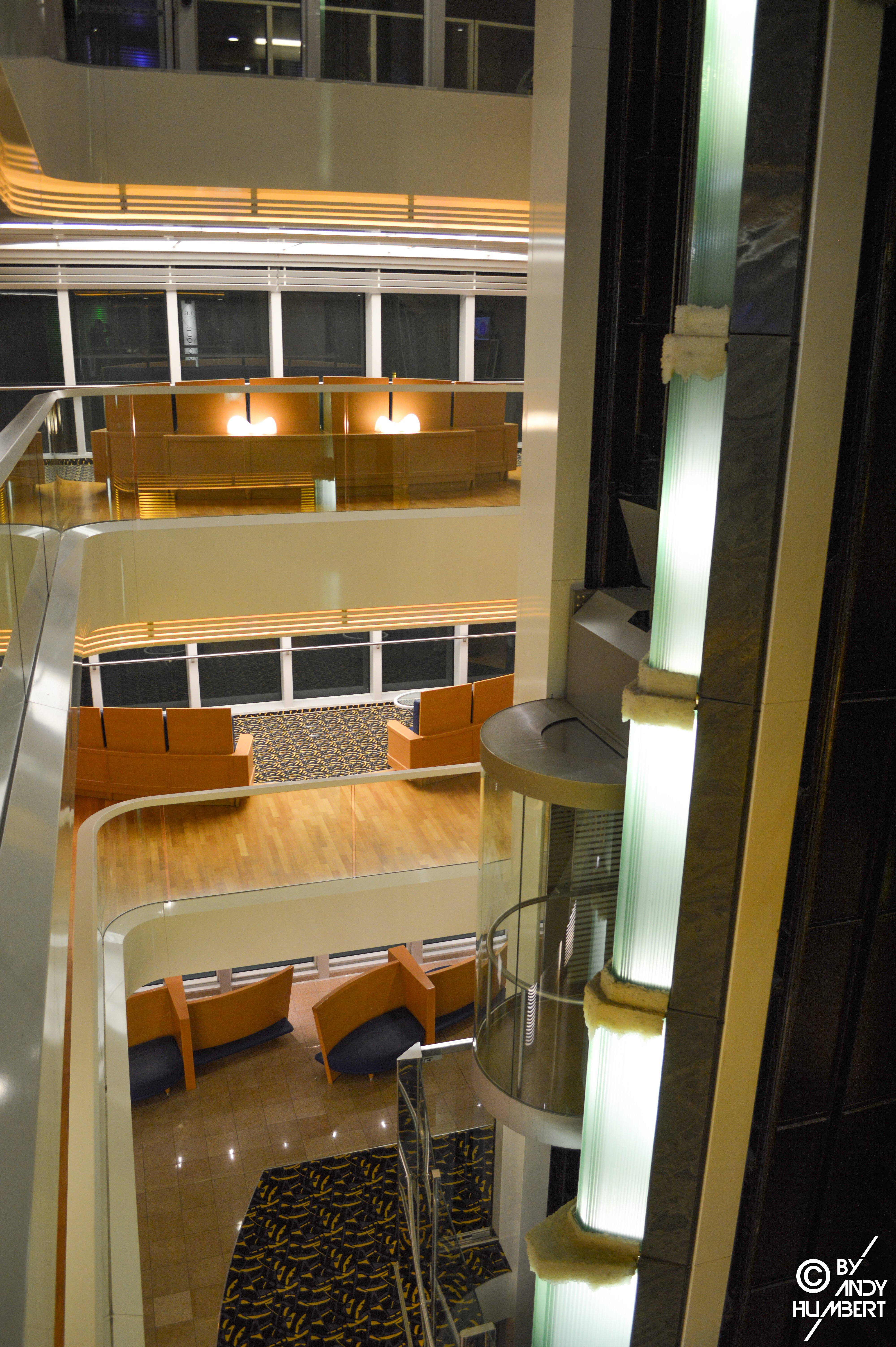 Atrium (ponts 6 à 9)