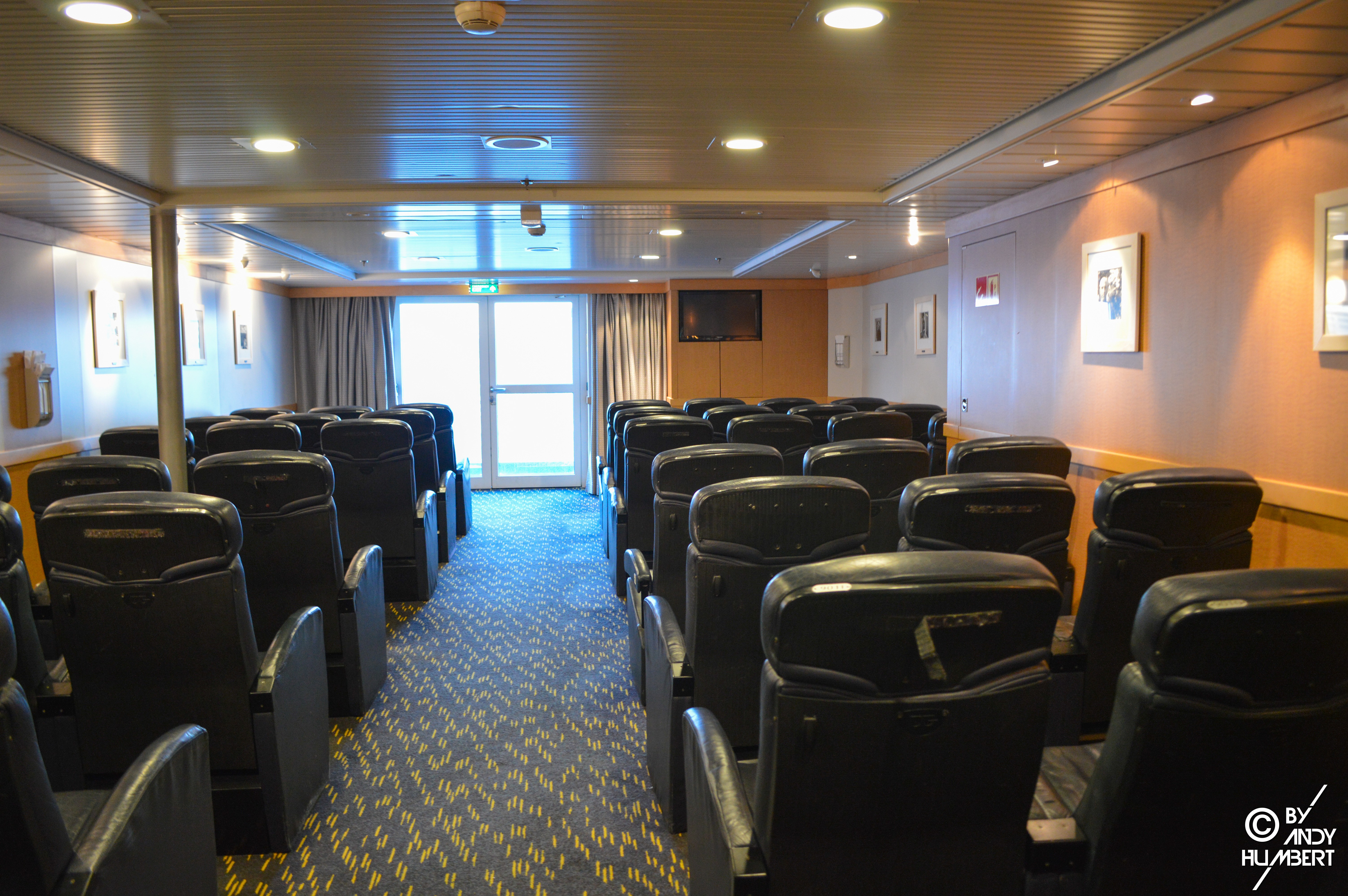 Salon fauteuils (pont 9)