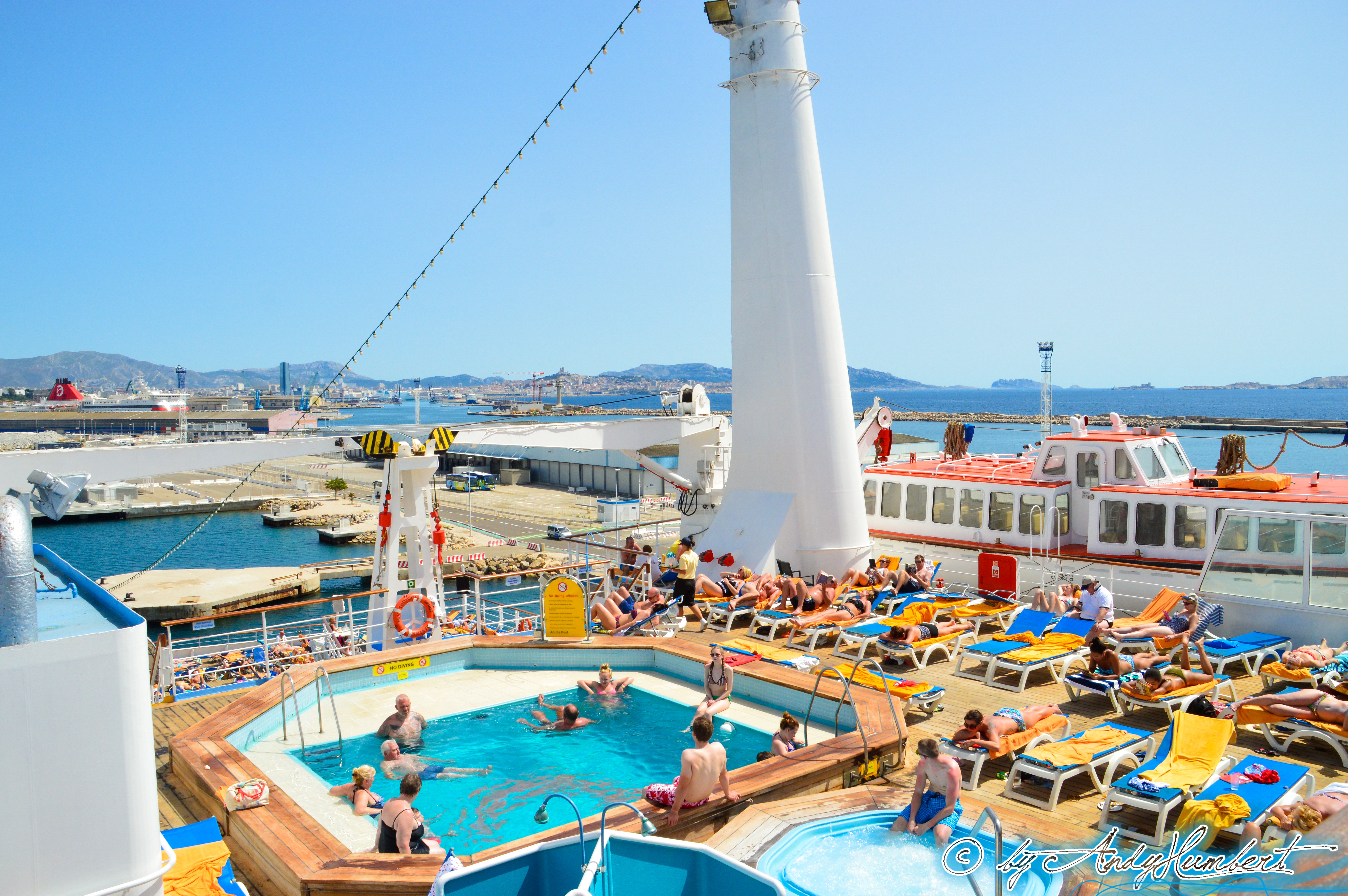 Piscine (pont 8)