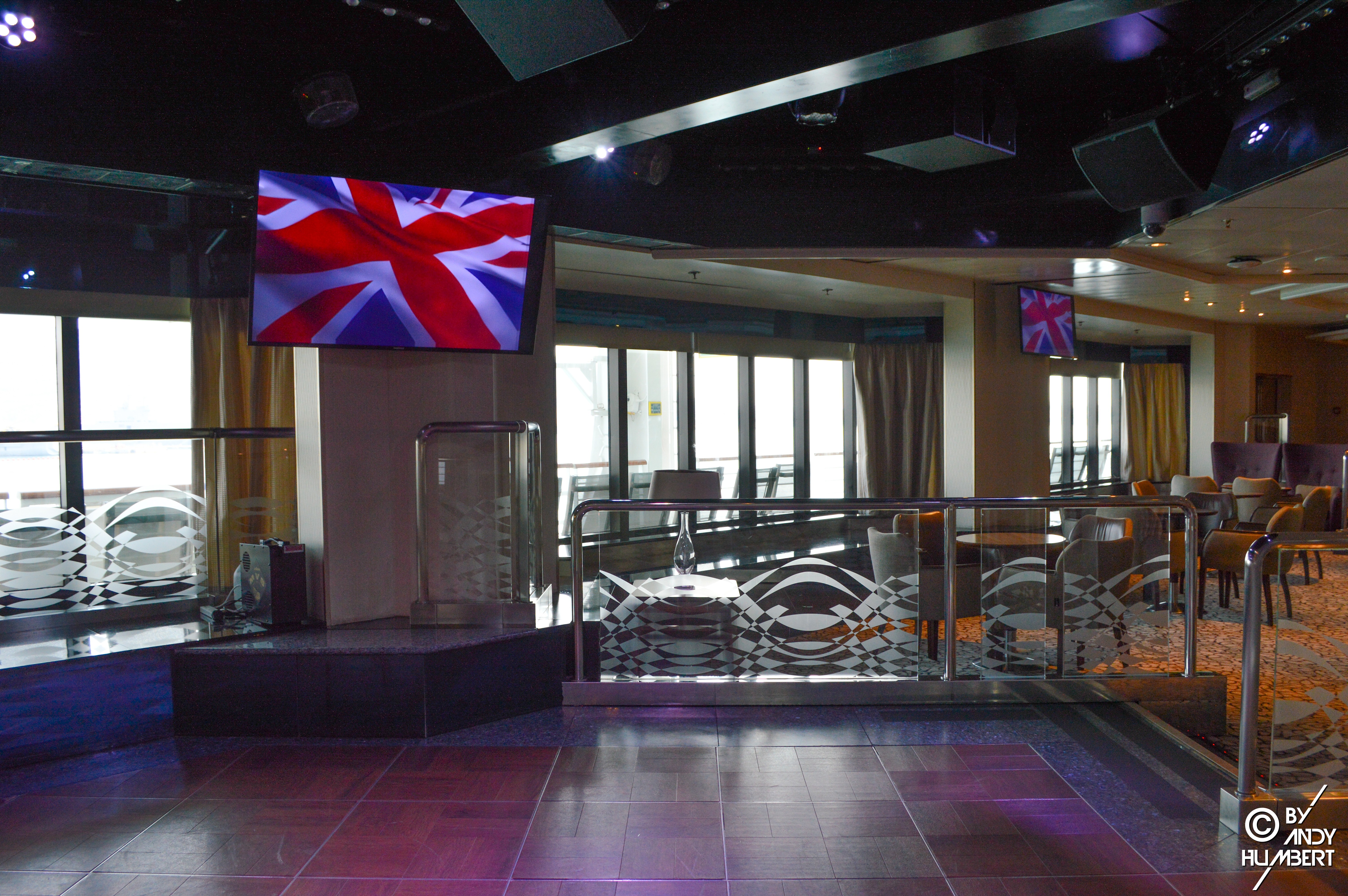 Le Club (pont 7)
