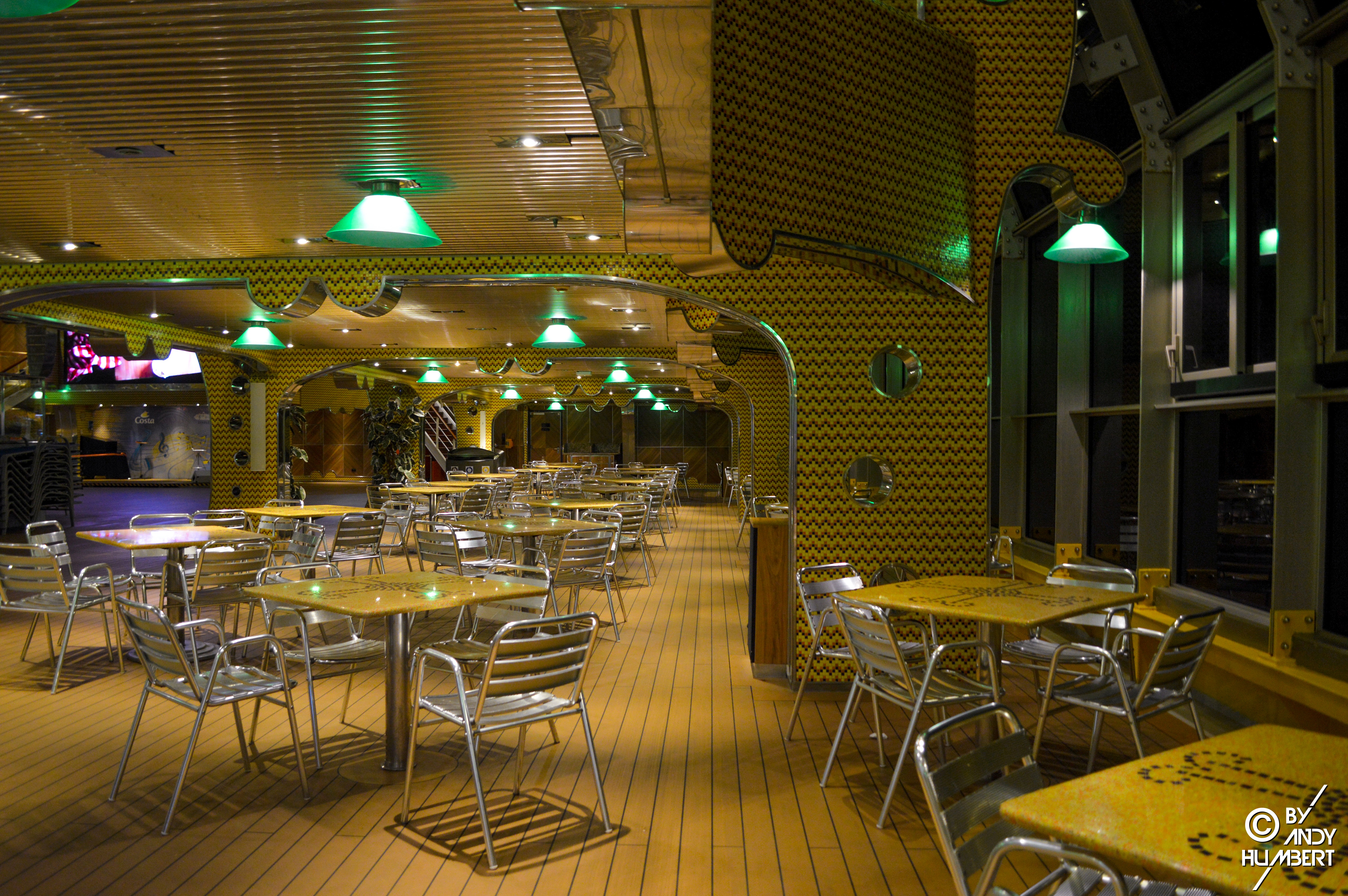 Lido Calypso (ponts 9 et 10)