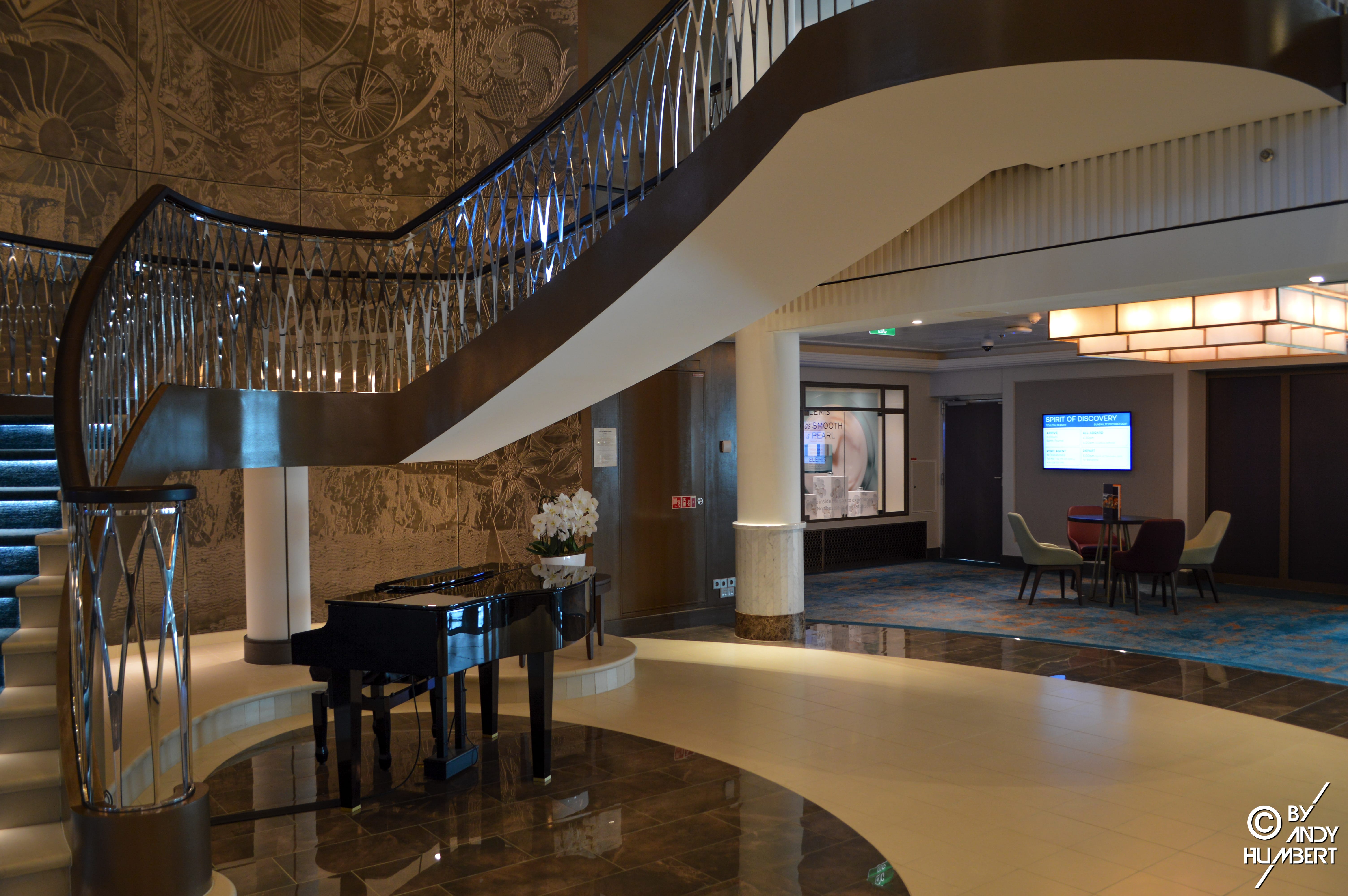 The Living Room (Main deck)