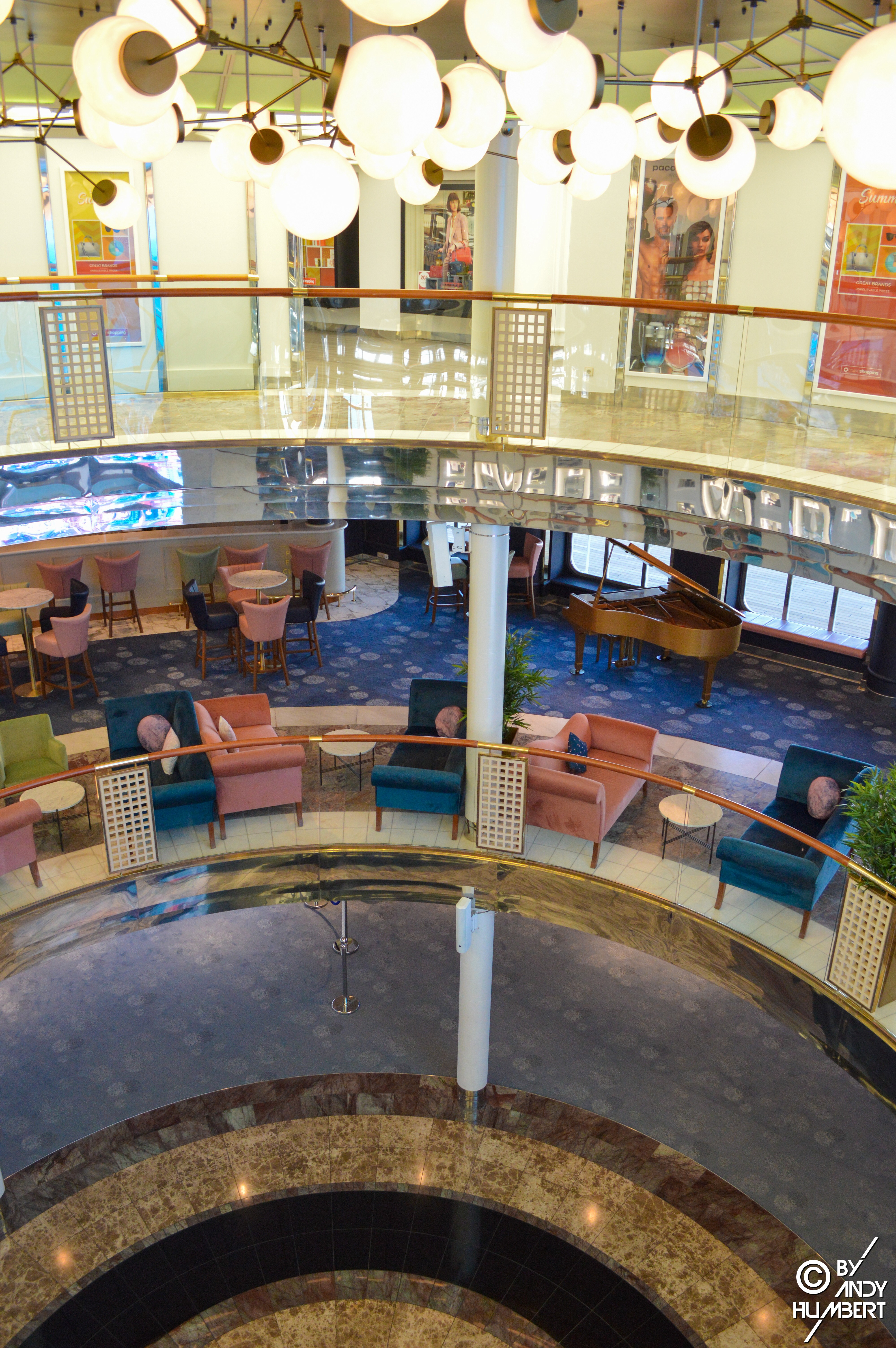 Atrium (ponts 5 à 7)