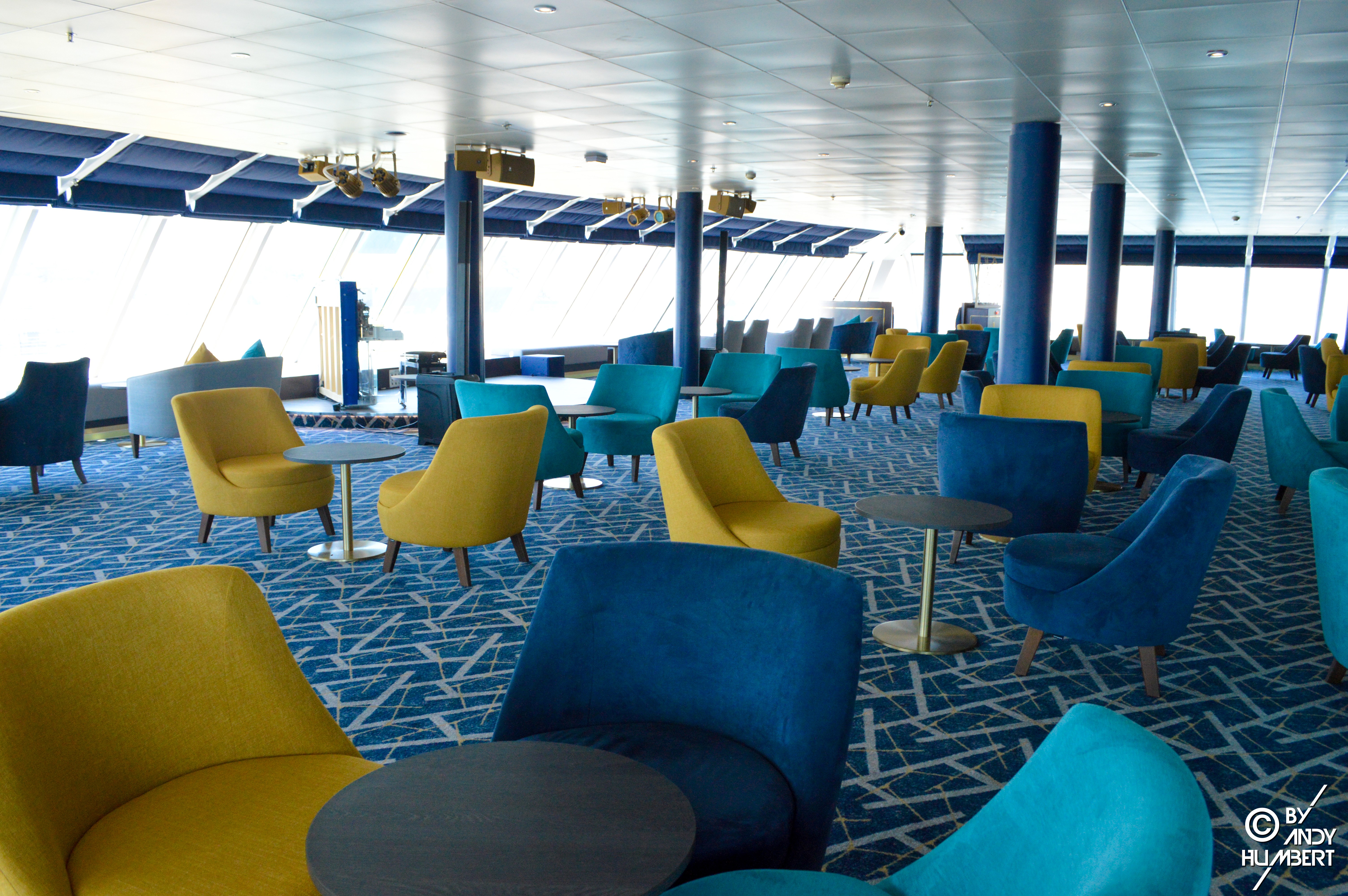 Indigo Bar & Club (pont 12)