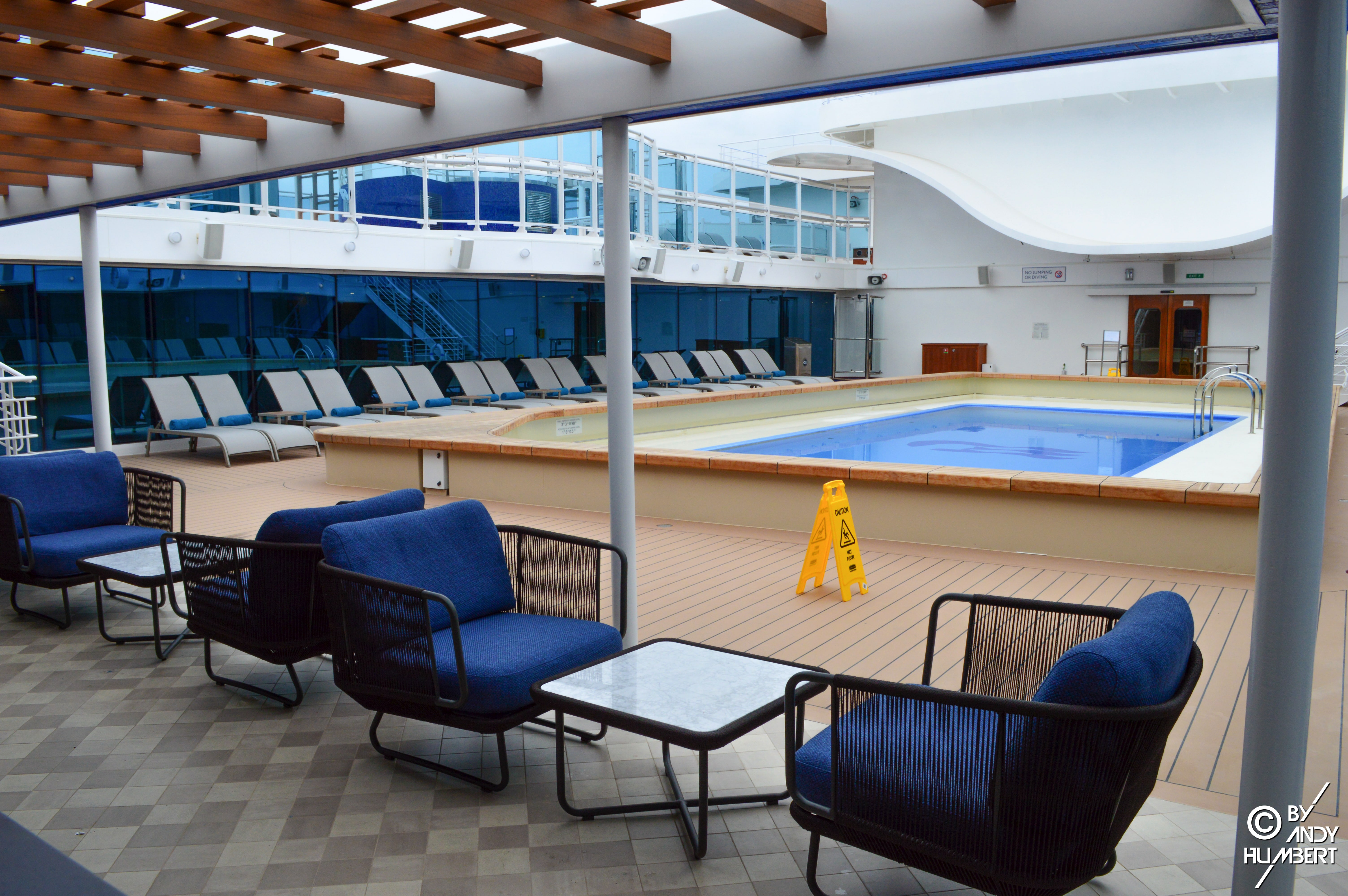 Retreat Pool (pont 17 Sun)