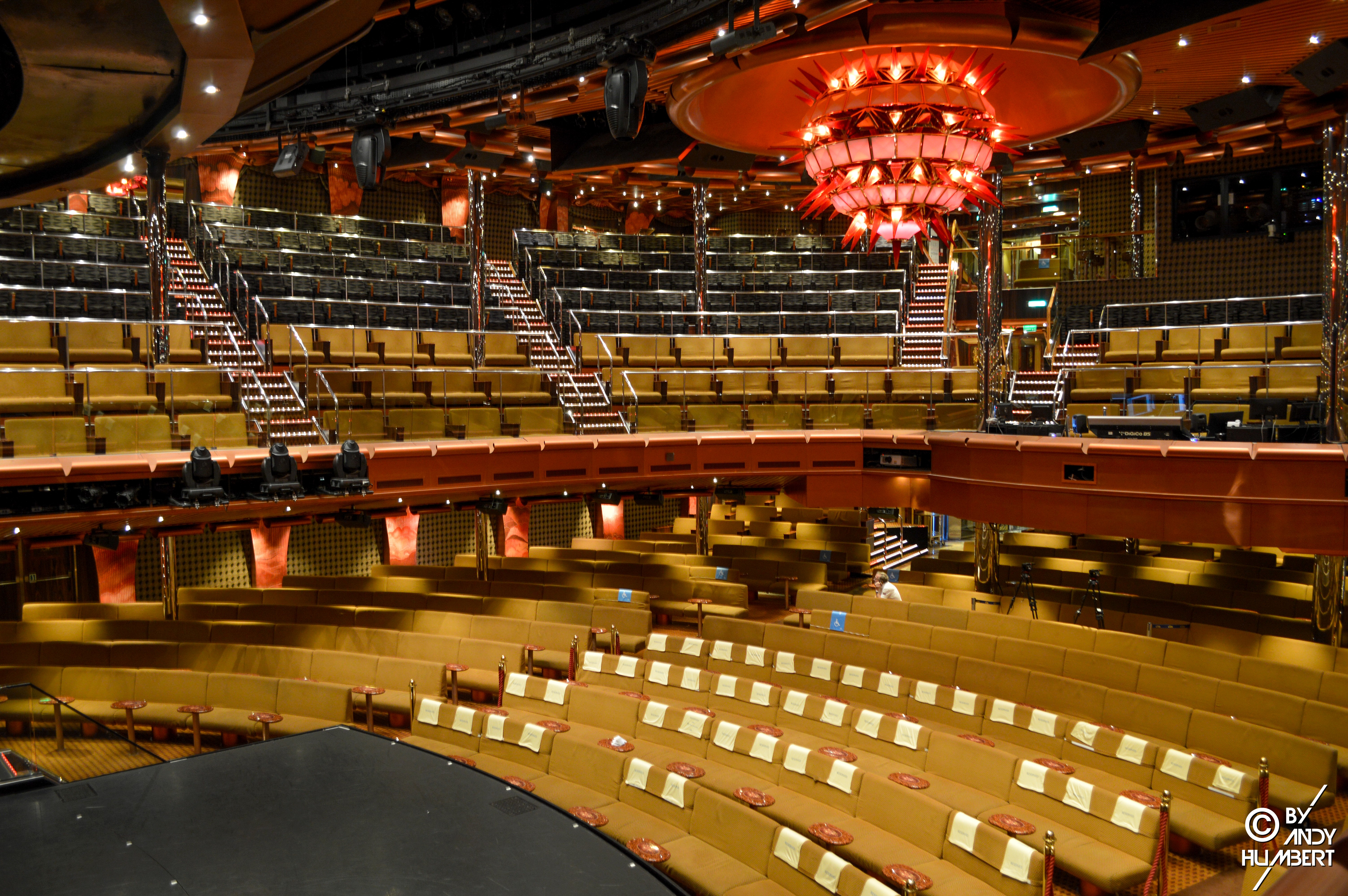 Théâtre Stardust (ponts 3, 4 et 5)