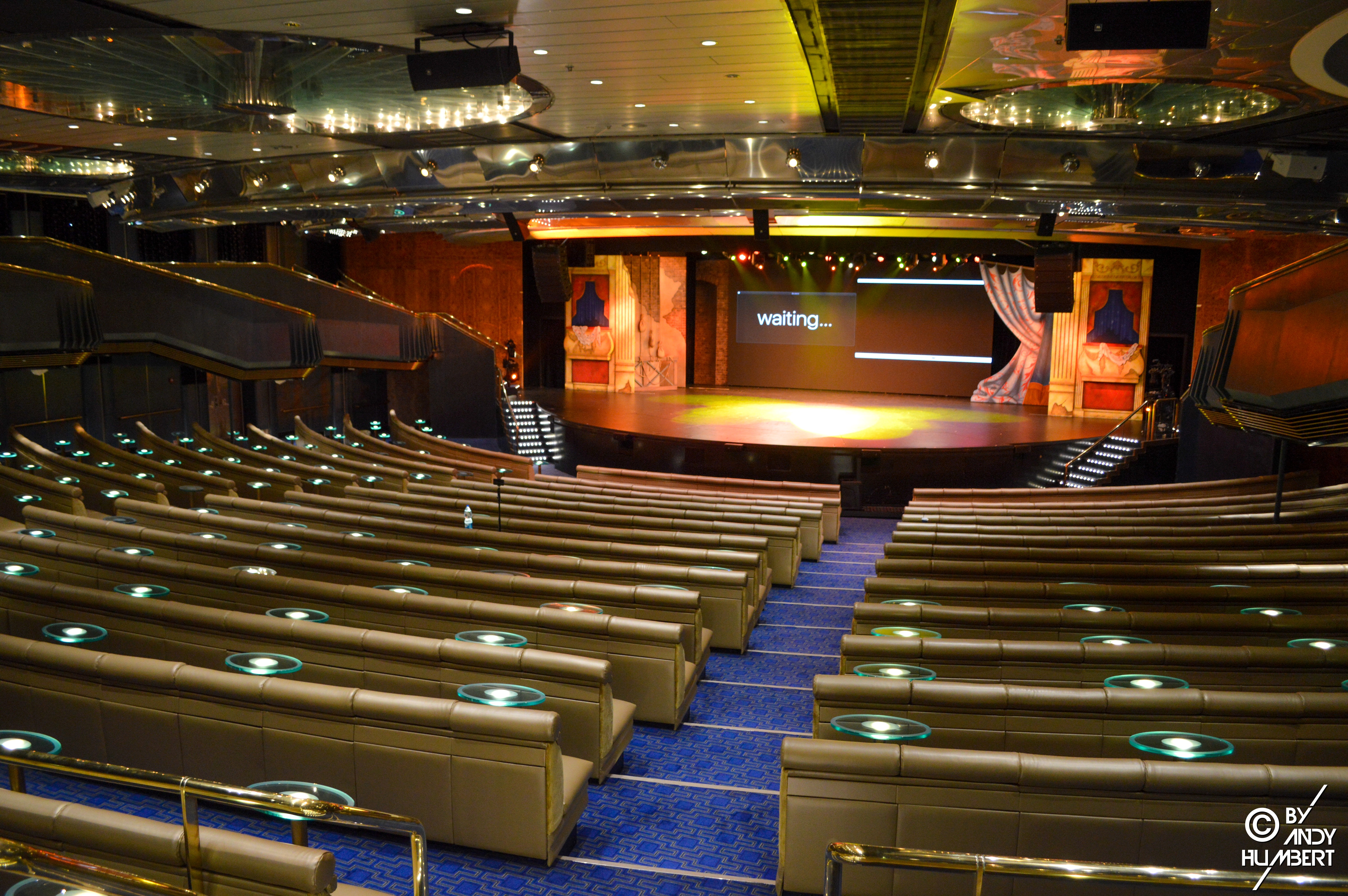 Broadway Show Lounge (ponts 6 et 7)
