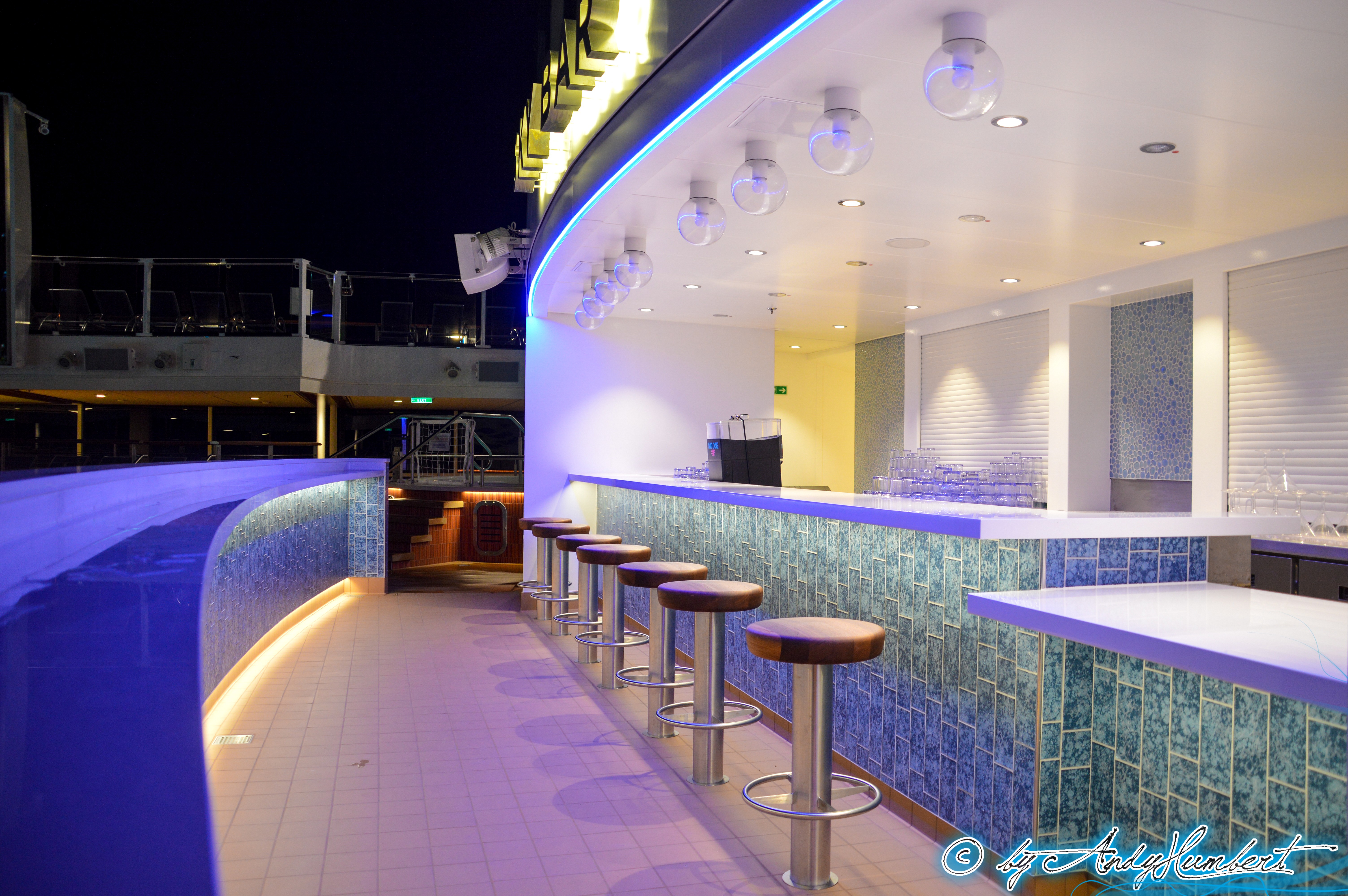 Sky Bar (pont 14)