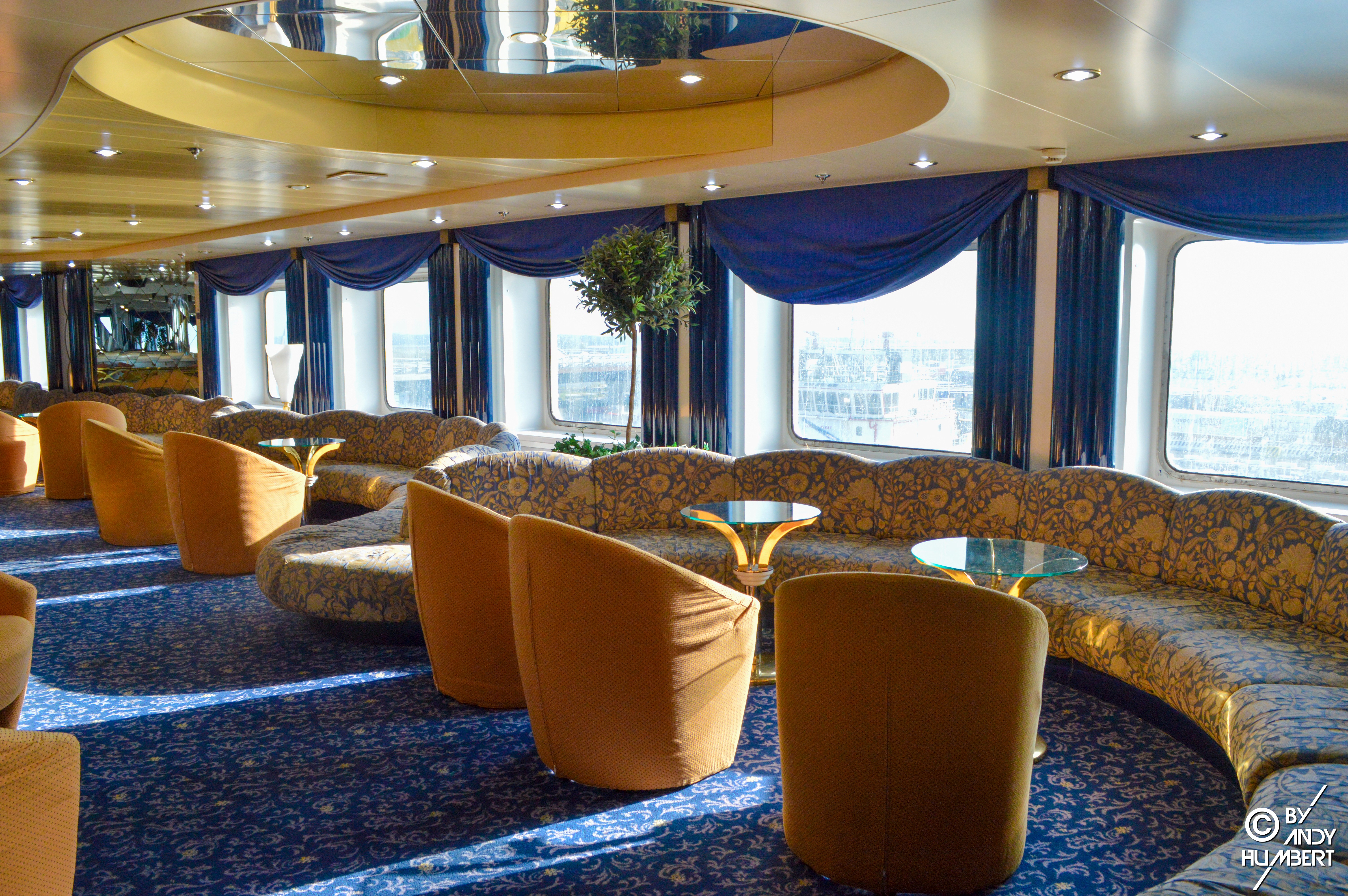 Show Lounge (pont 6)