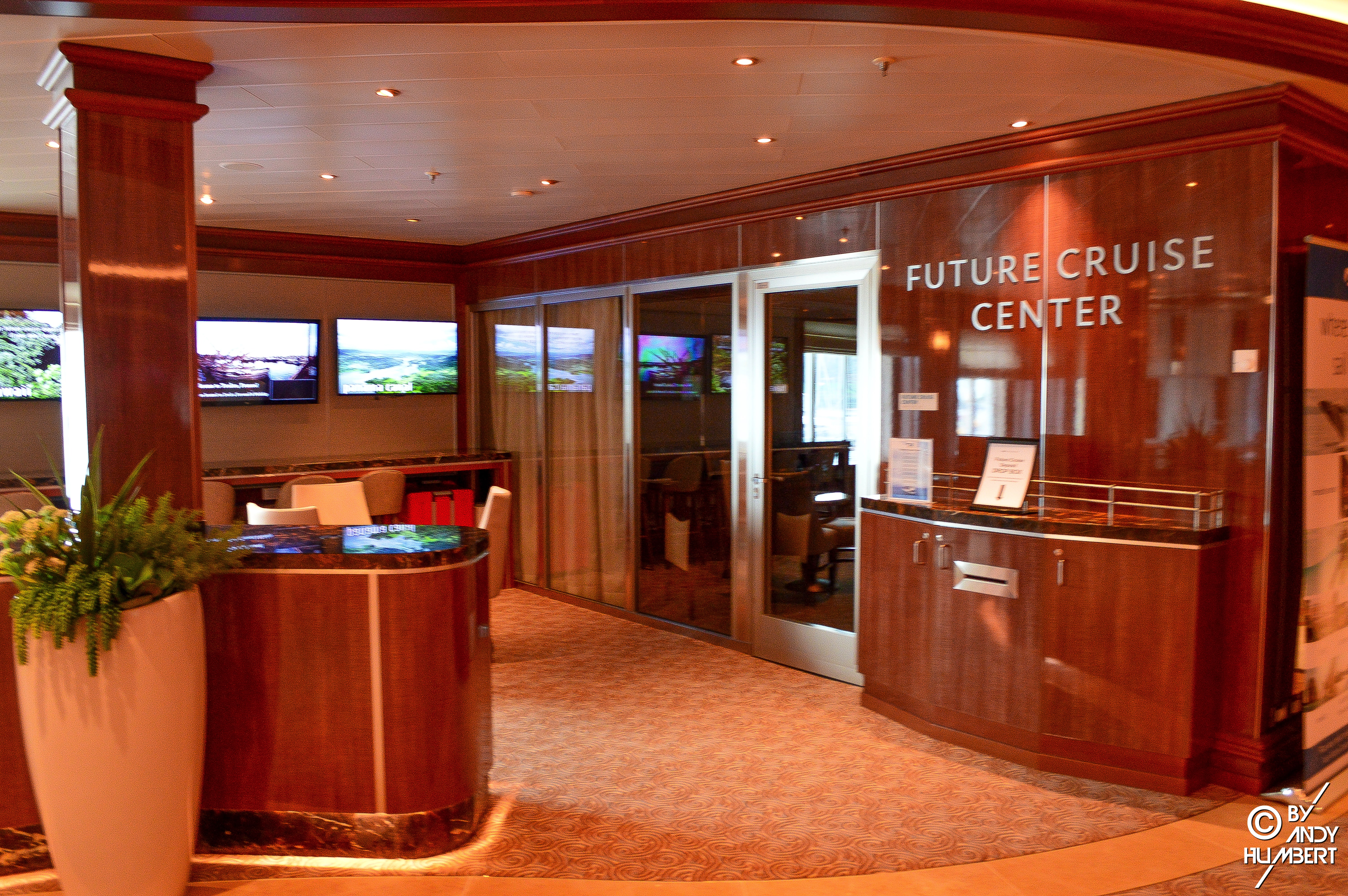 Future Cruise Center (pont 6 Fiesta)