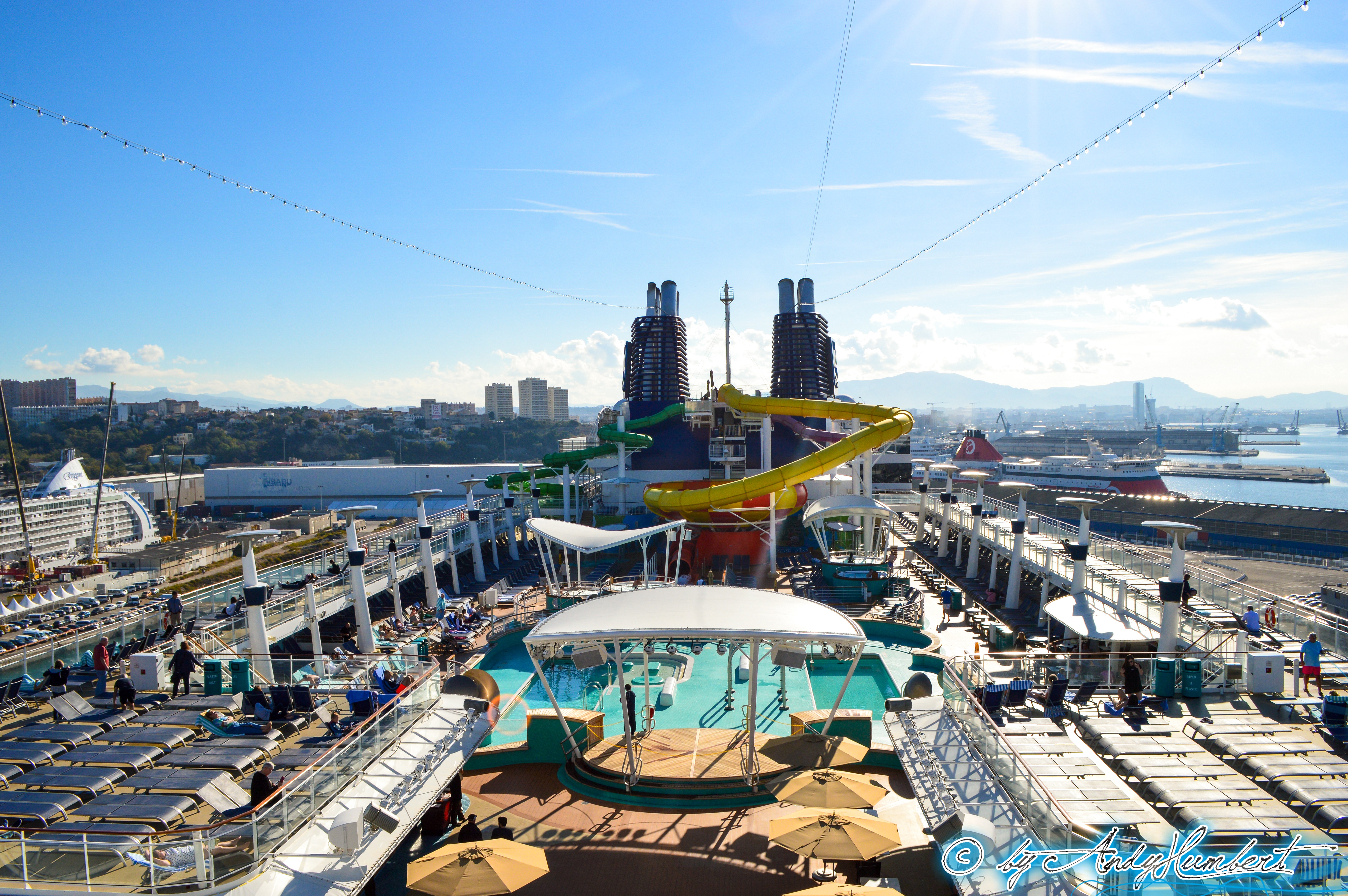 Piscines principales (pont 15)