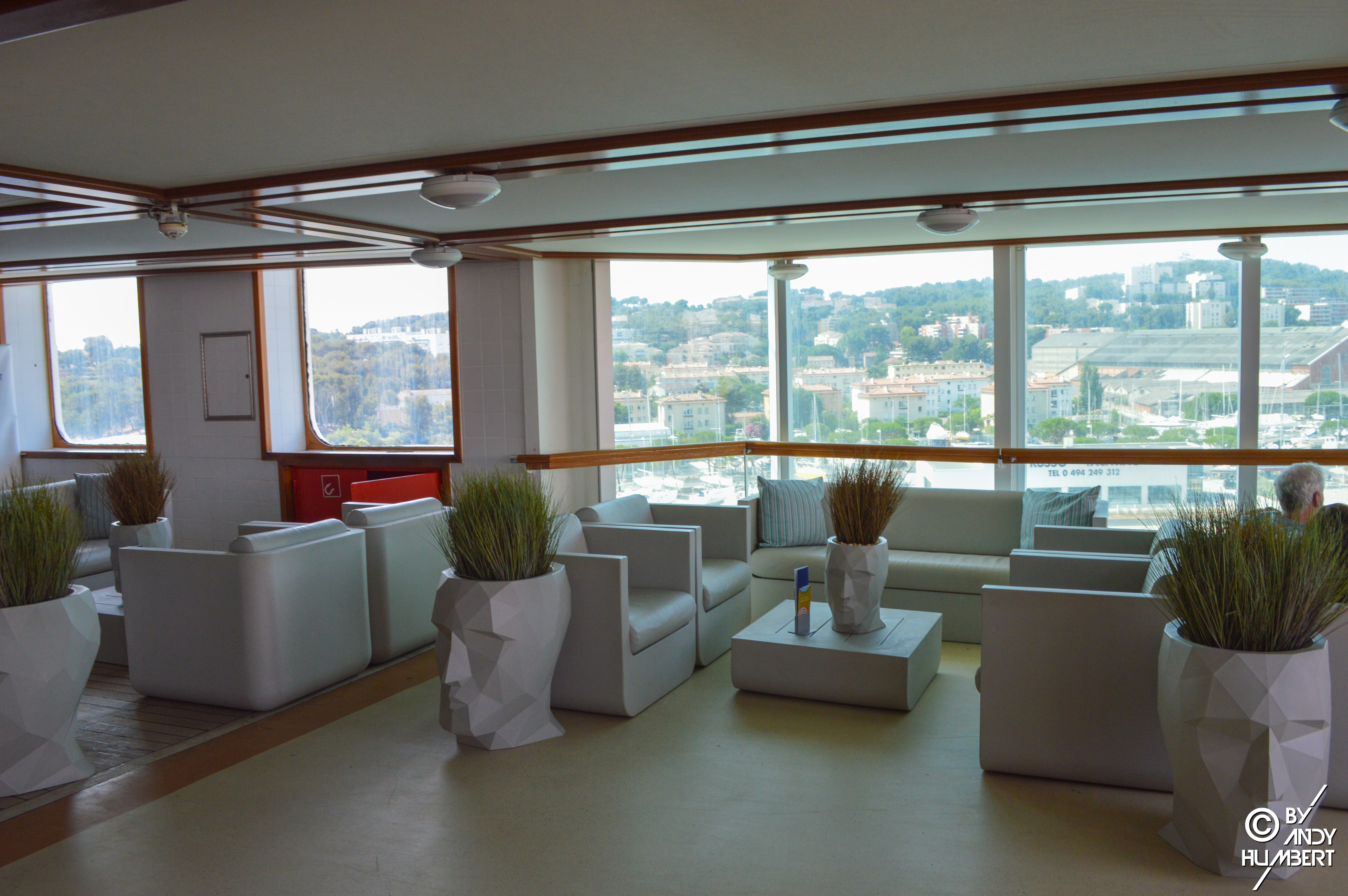 Riviera Bar (pont 12)