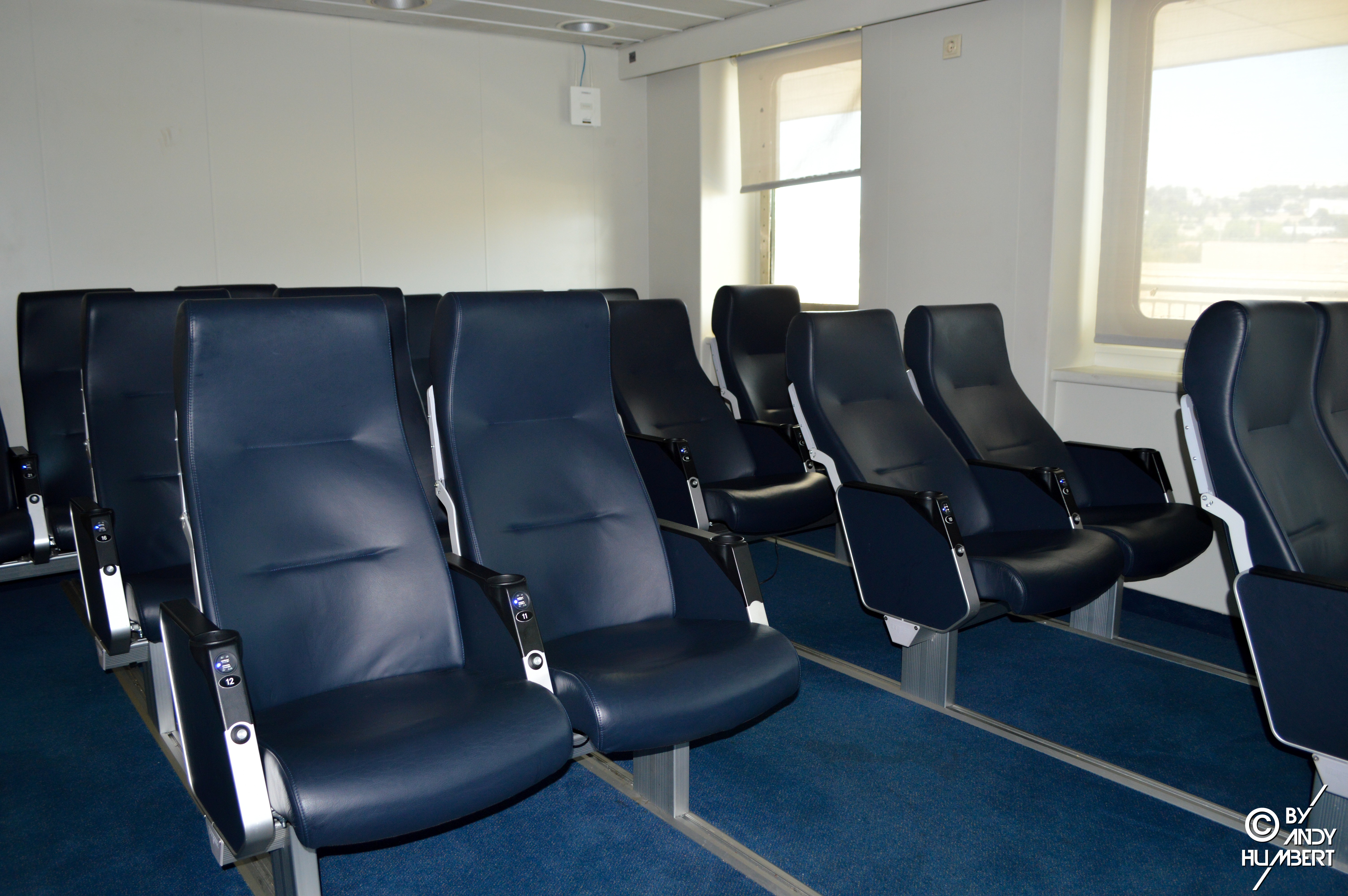 Salon fauteuils 1 (pont 7)