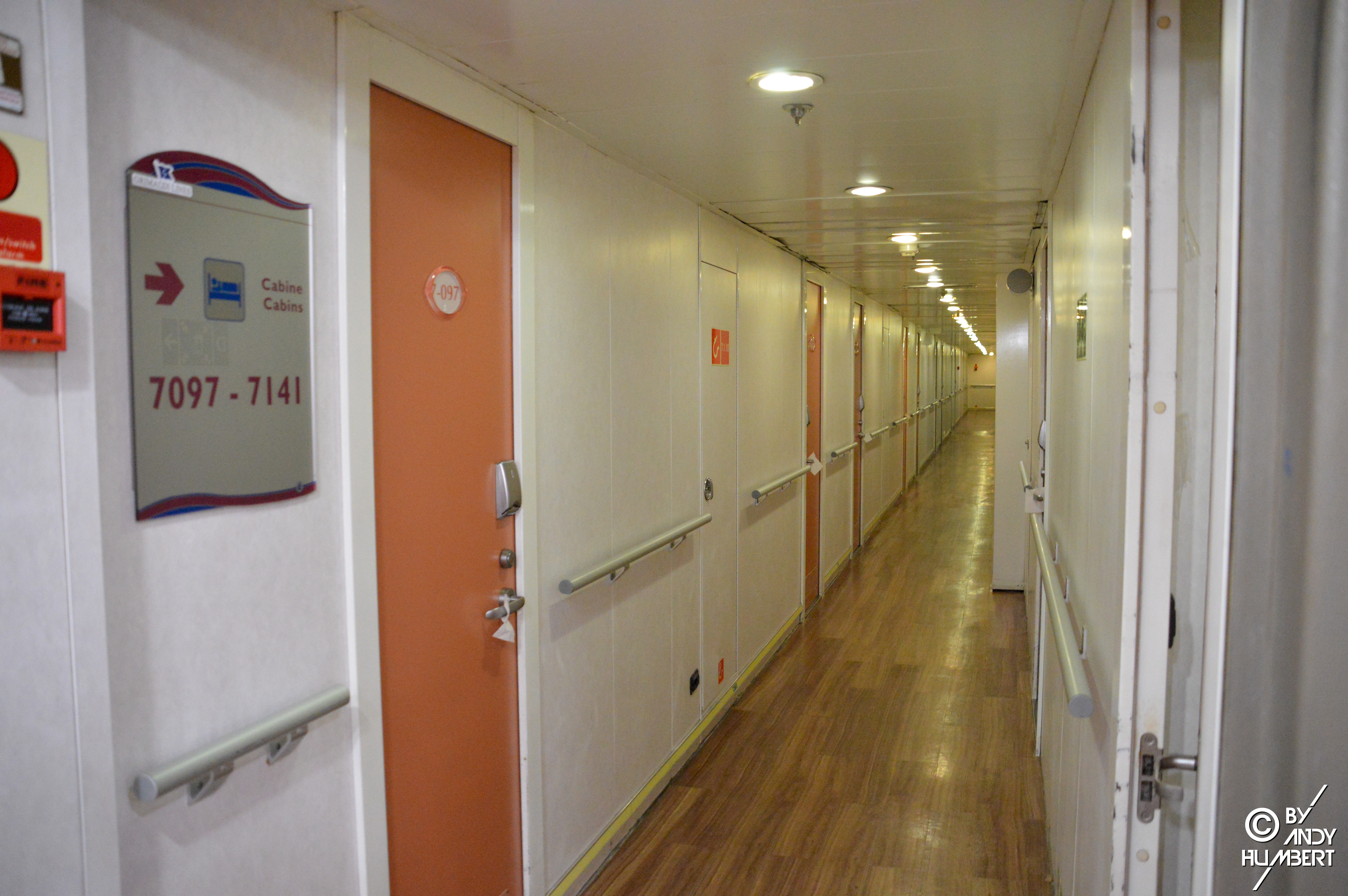 Coursive cabines (pont 7)