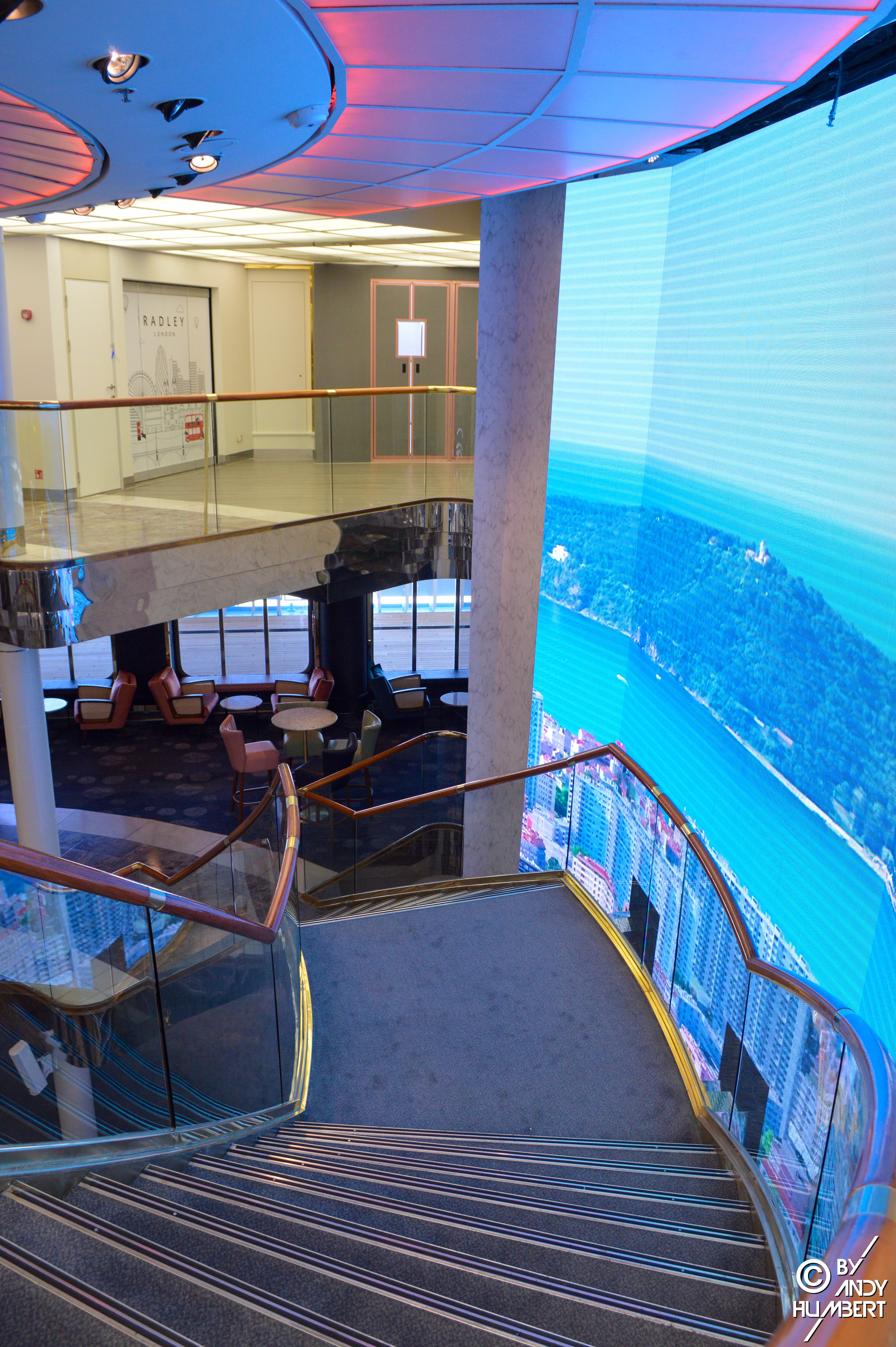 Atrium (ponts 5 à 7)