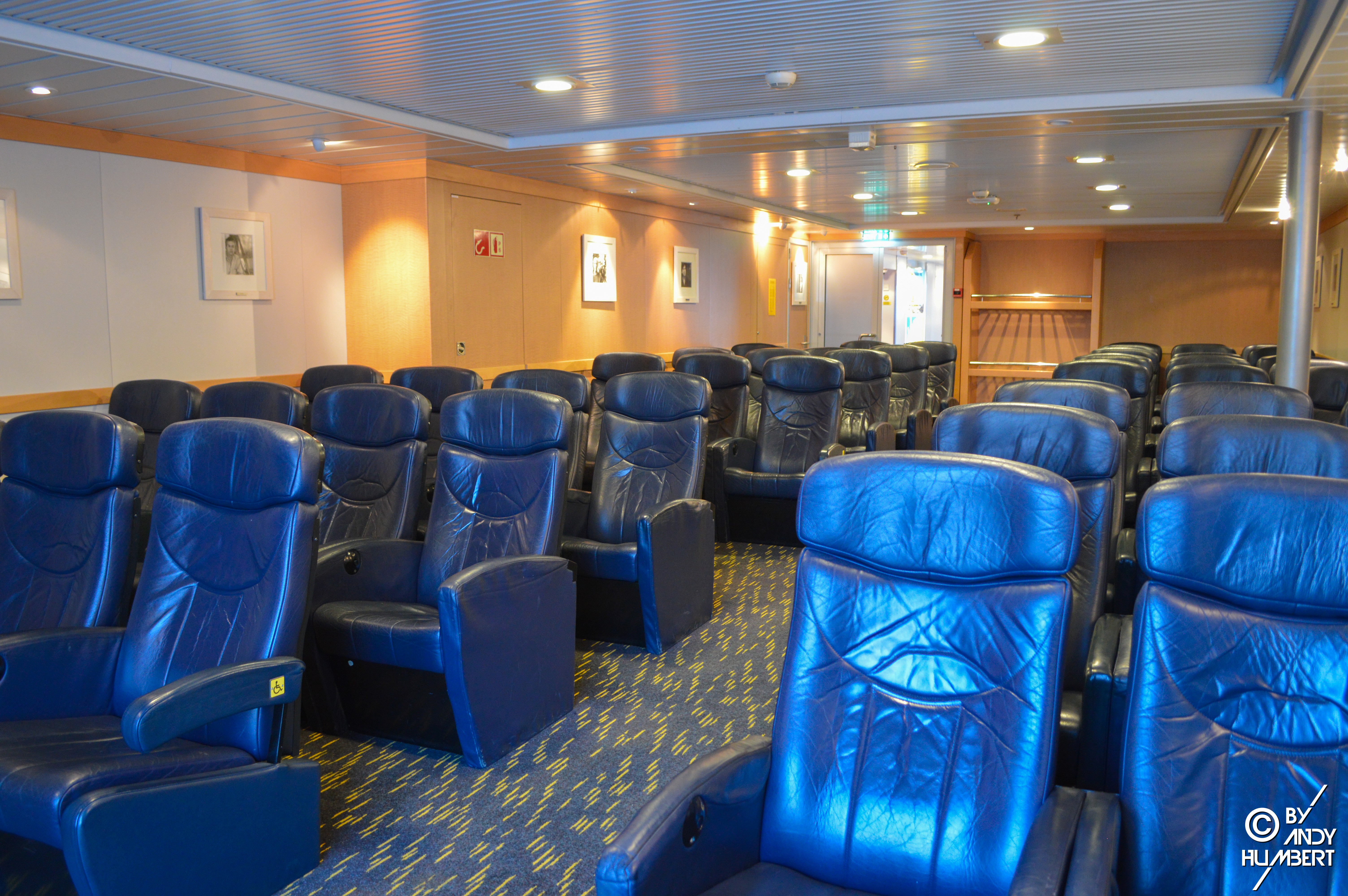Salon fauteuils (pont 9)