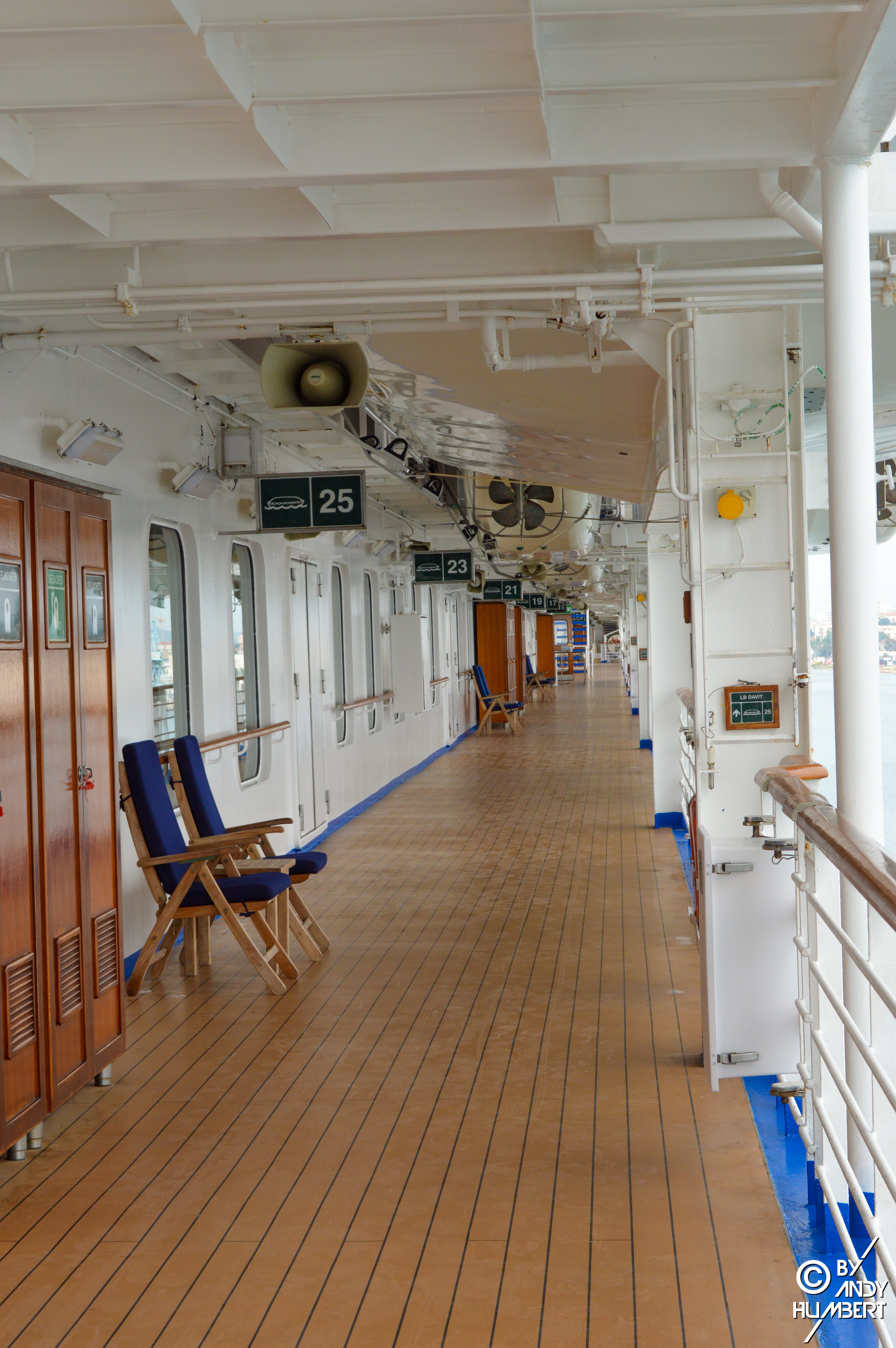 Promenade Deck (ponts 7 & 8)