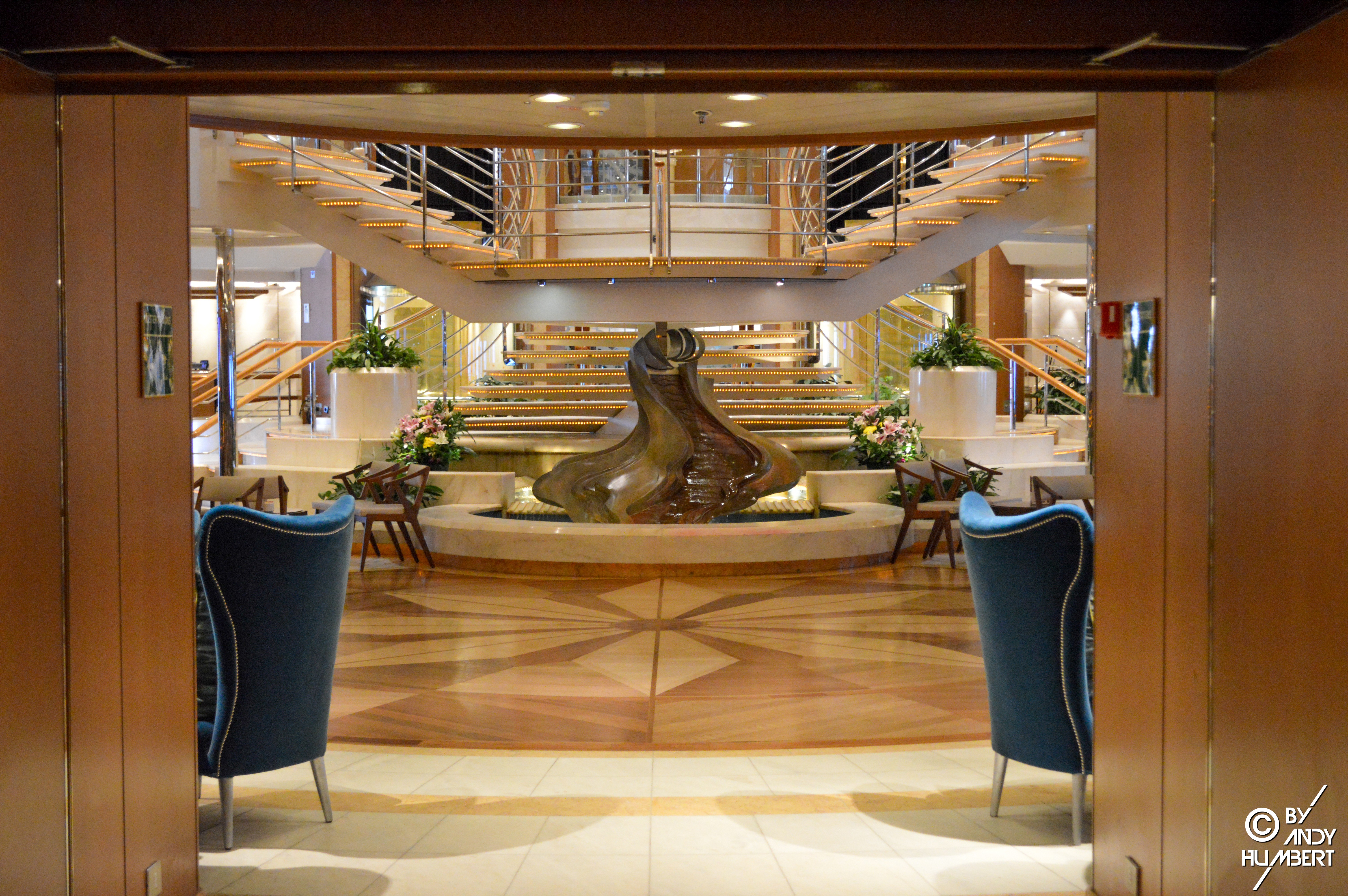 The Atrium (pont 5 à 8)